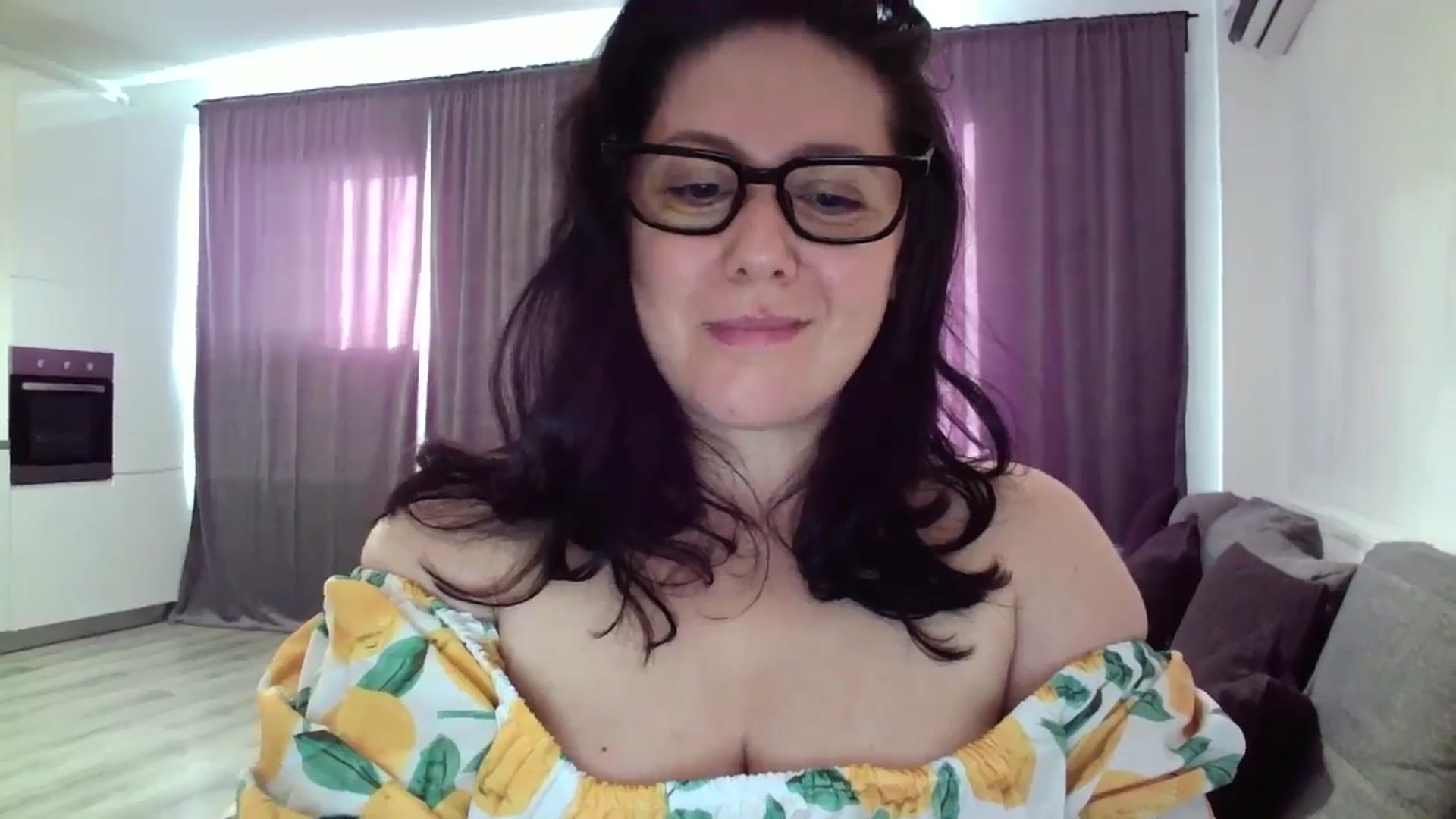 Gallery image thumbnail from SILKYWOMAN's myfreecams stream on, 06/10/2024, 16:26 image 14 of 20