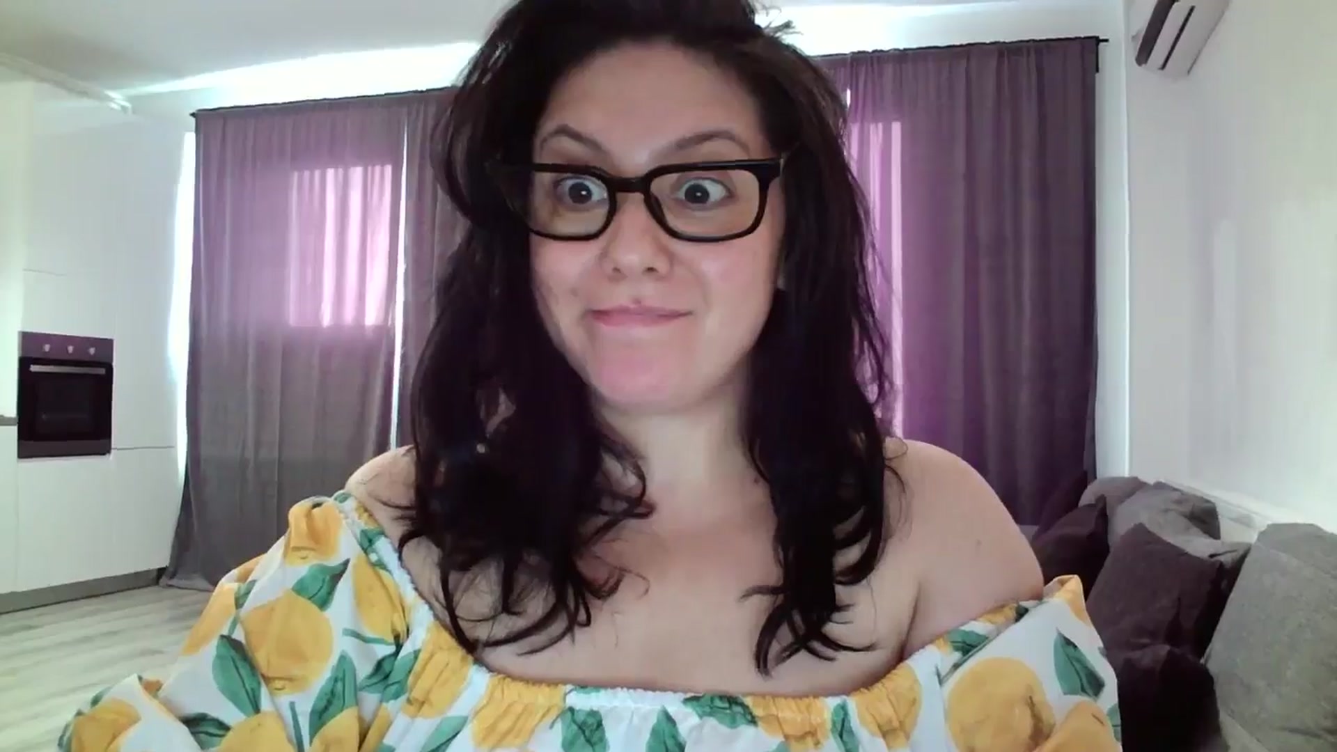 Gallery image thumbnail from SILKYWOMAN's myfreecams stream on, 06/10/2024, 17:51 image 3 of 20