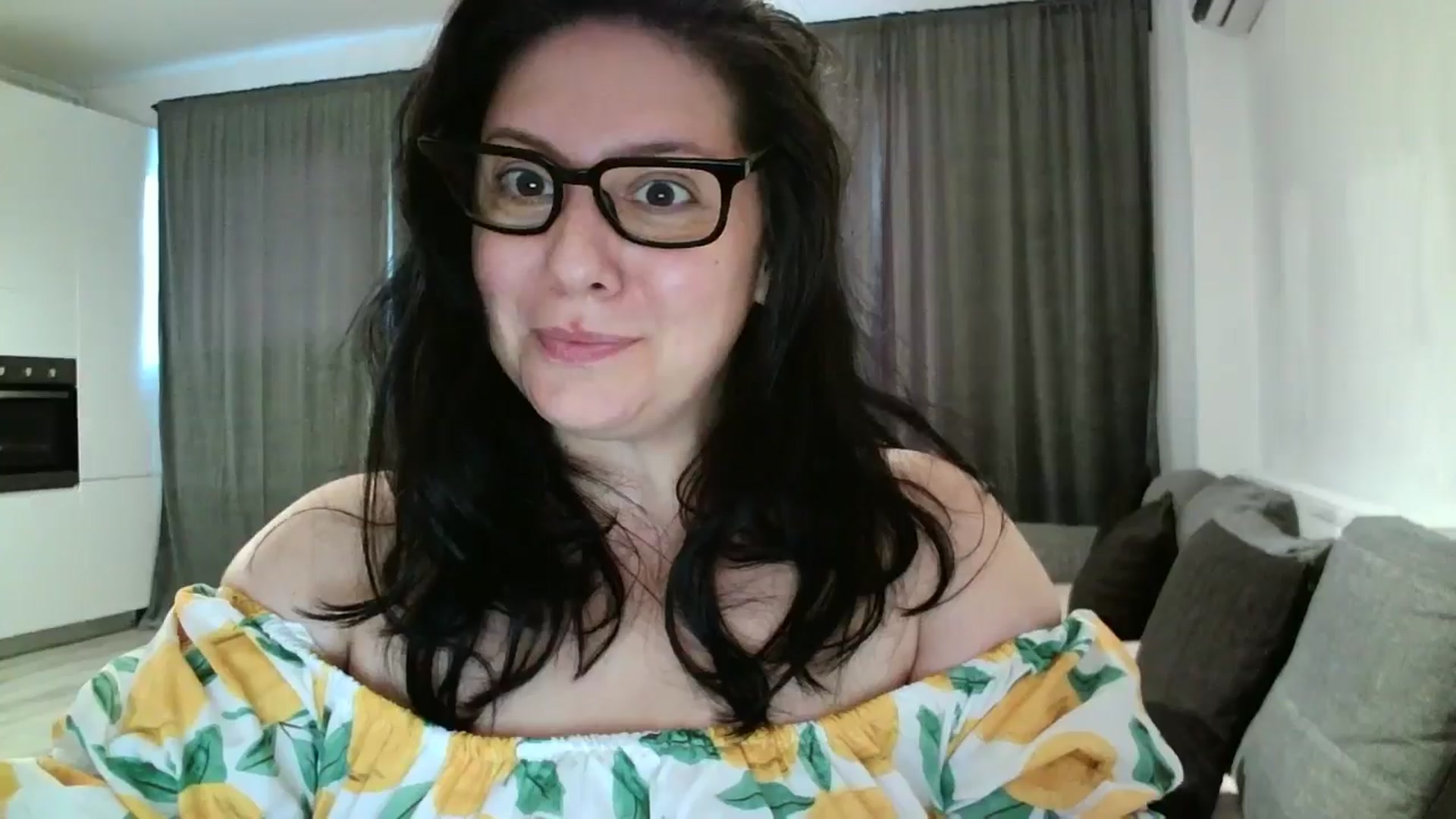 Gallery image thumbnail from SILKYWOMAN's myfreecams stream on, 06/10/2024, 17:51 image 12 of 20