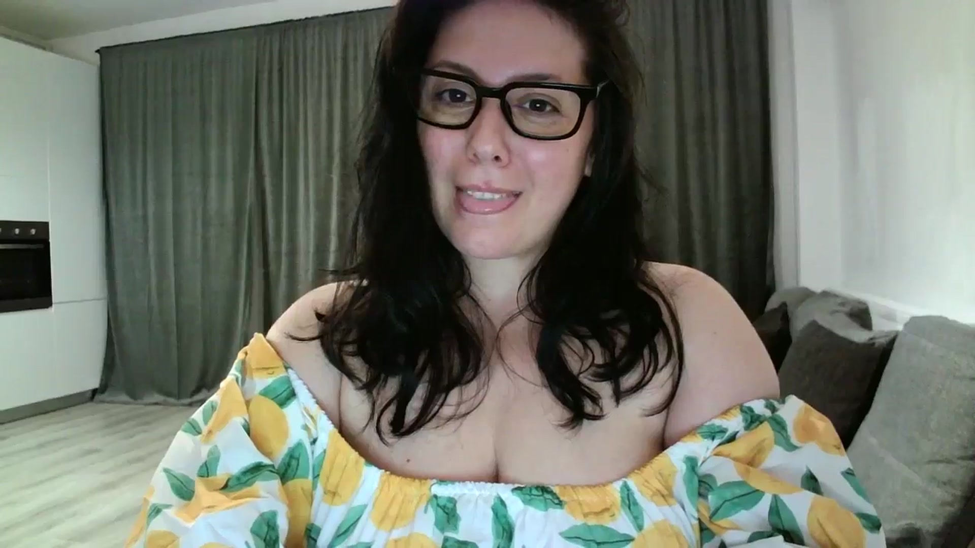Gallery image thumbnail from SILKYWOMAN's myfreecams stream on, 06/10/2024, 19:27 image 10 of 20