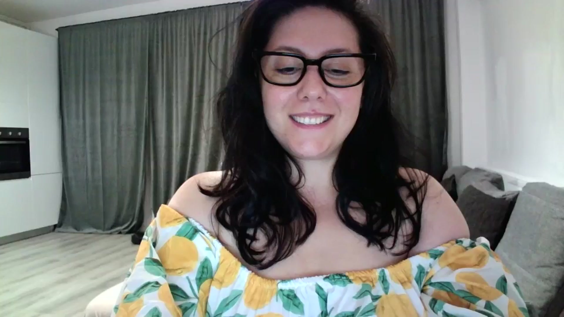 Gallery image thumbnail from SILKYWOMAN's myfreecams stream on, 06/10/2024, 19:27 image 12 of 20