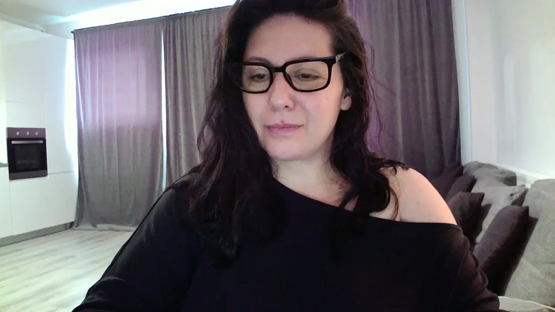 Gallery image thumbnail from SILKYWOMAN's myfreecams stream on, 06/12/2024, 11:36 image 10 of 20