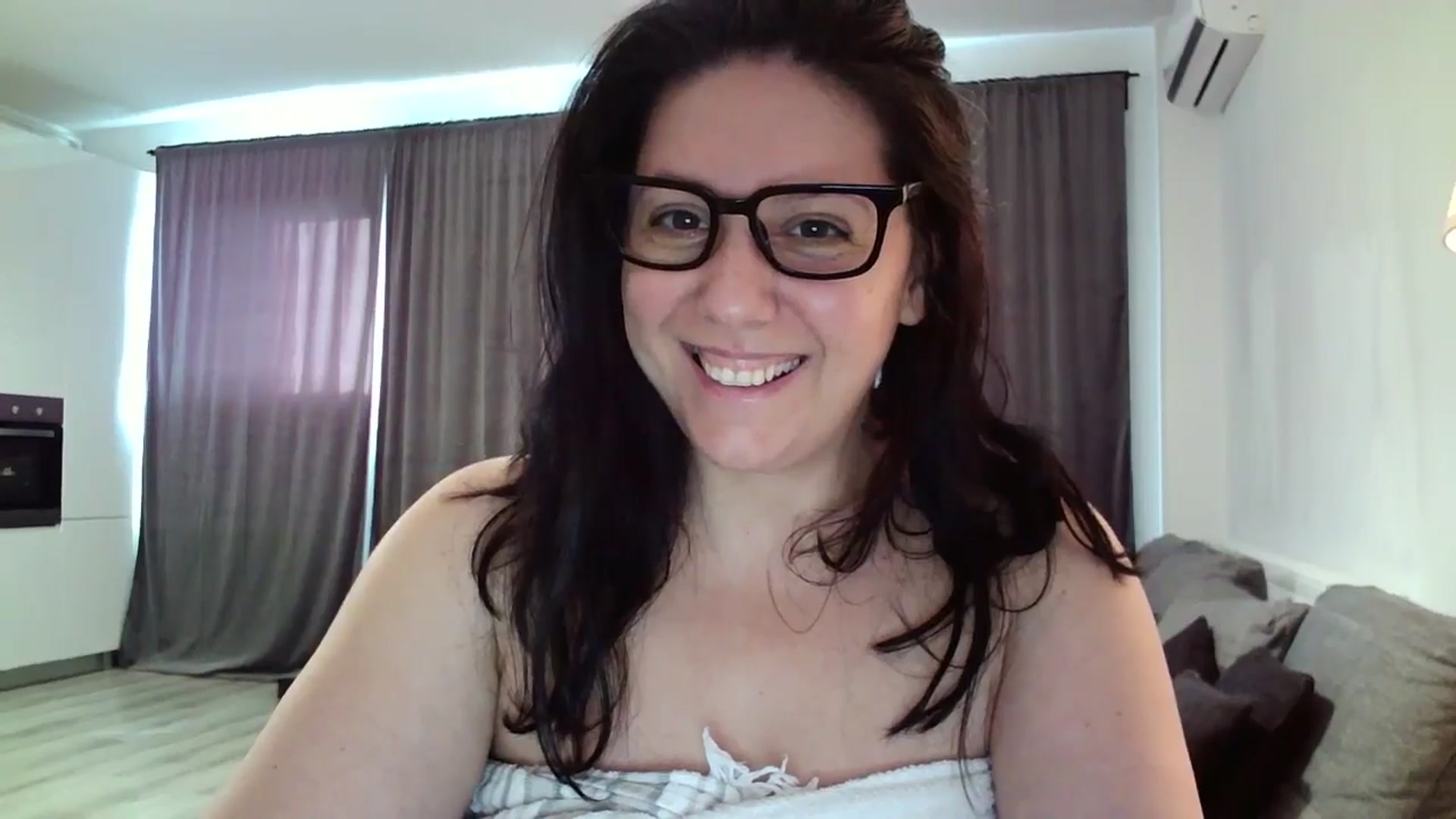 Gallery image thumbnail from SILKYWOMAN's myfreecams stream on, 06/14/2024, 16:31 image 6 of 20