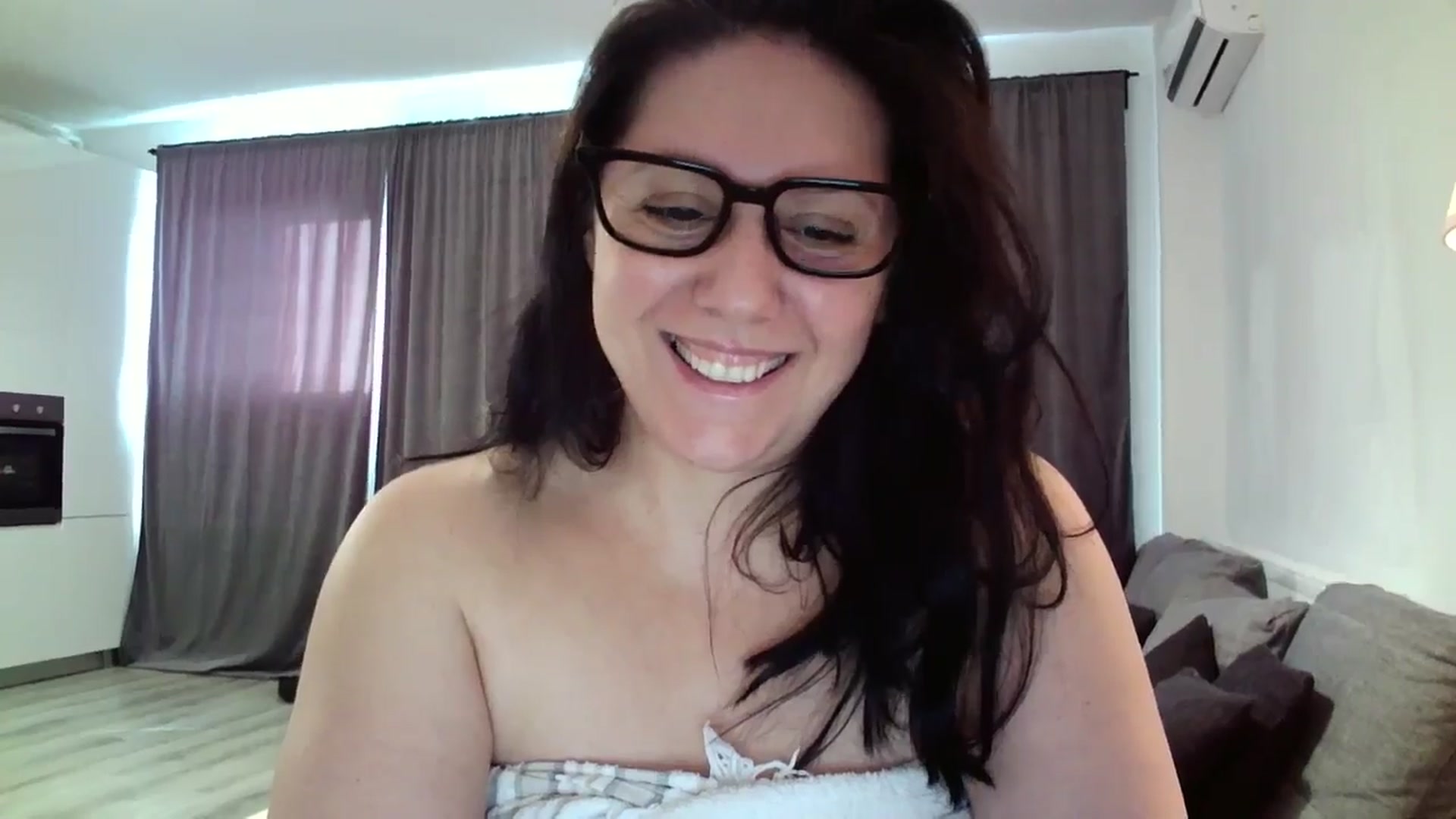 Gallery image thumbnail from SILKYWOMAN's myfreecams stream on, 06/14/2024, 16:31 image 4 of 20