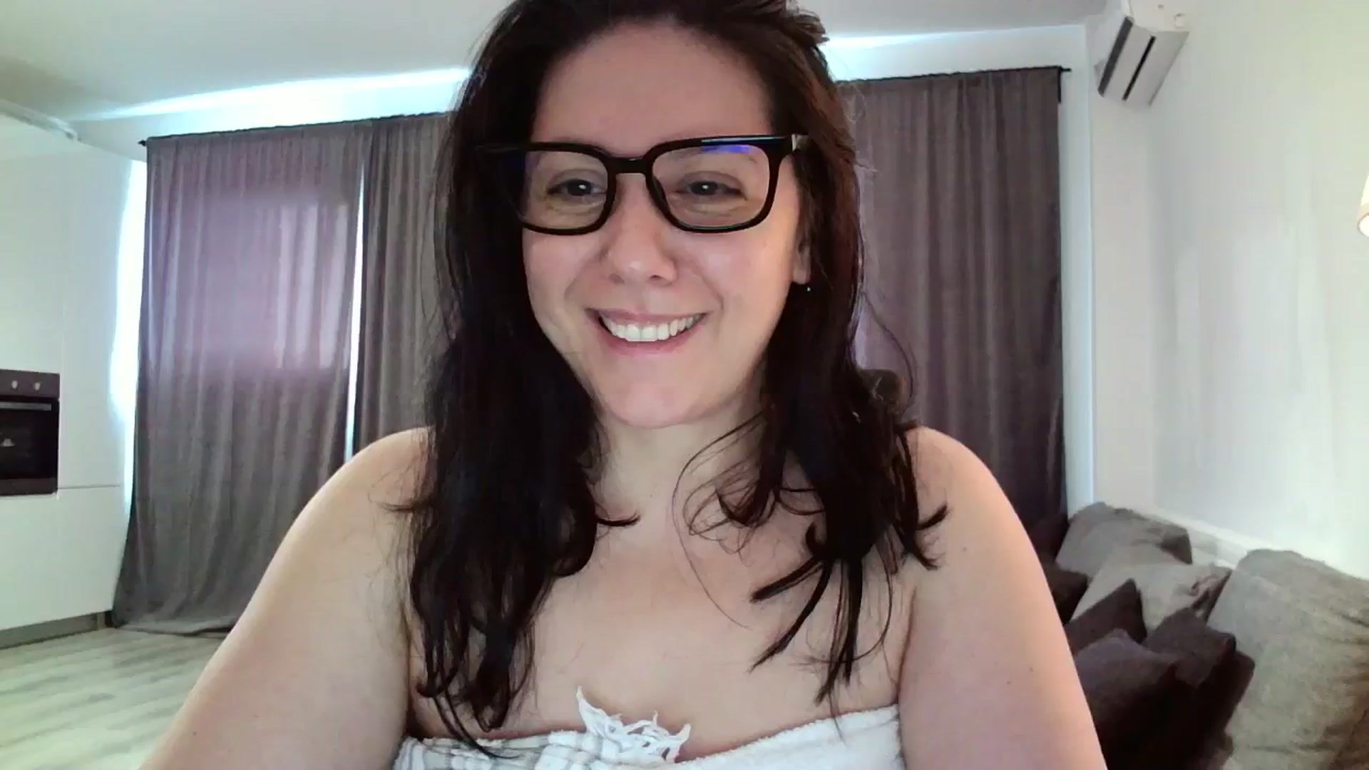 Gallery image thumbnail from SILKYWOMAN's myfreecams stream on, 06/14/2024, 16:31 image 7 of 20