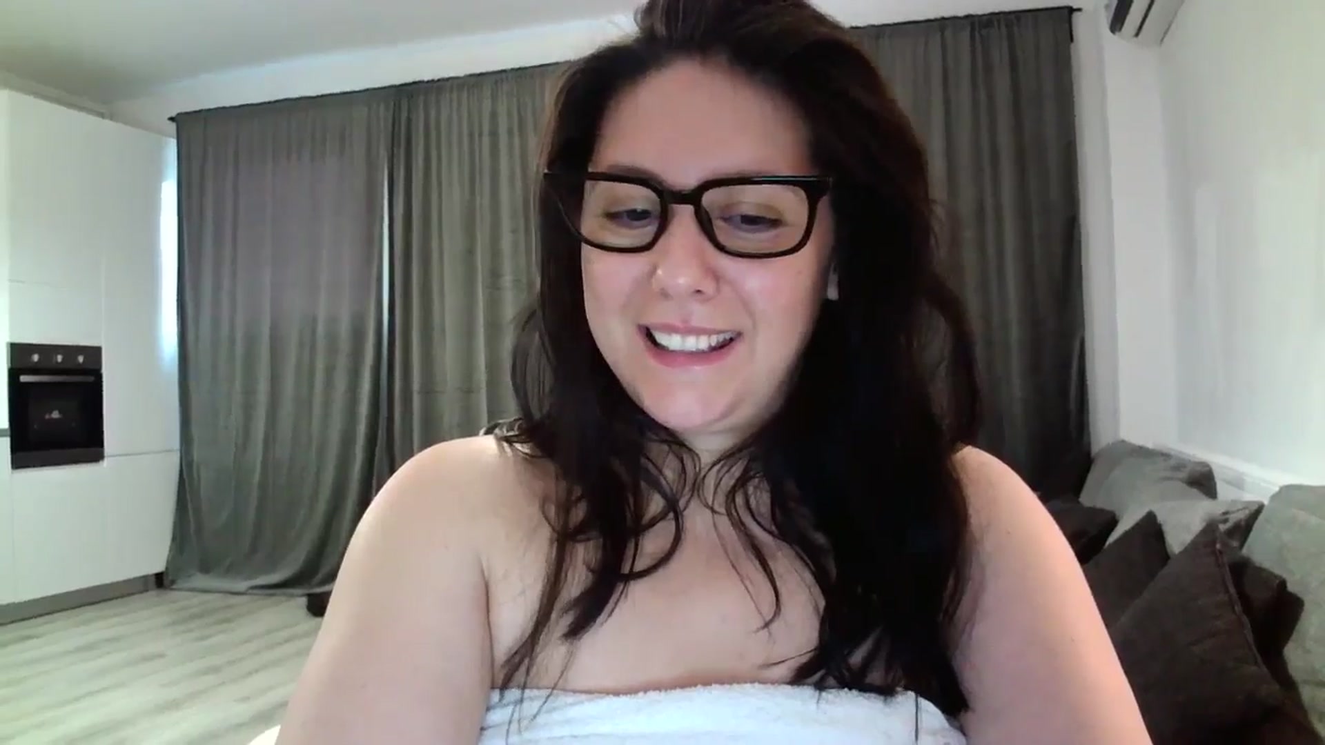 Gallery image thumbnail from SILKYWOMAN's myfreecams stream on, 06/14/2024, 17:58 image 6 of 20