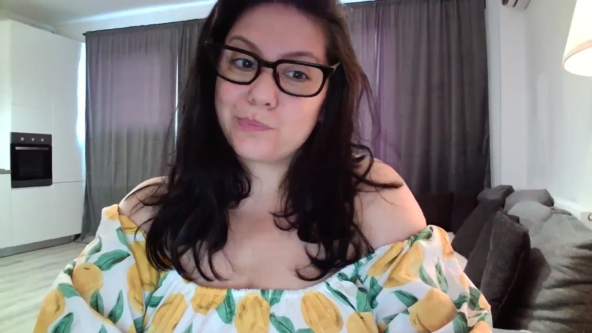 Gallery image thumbnail from SILKYWOMAN's myfreecams stream on, 06/17/2024, 17:38 image 6 of 20