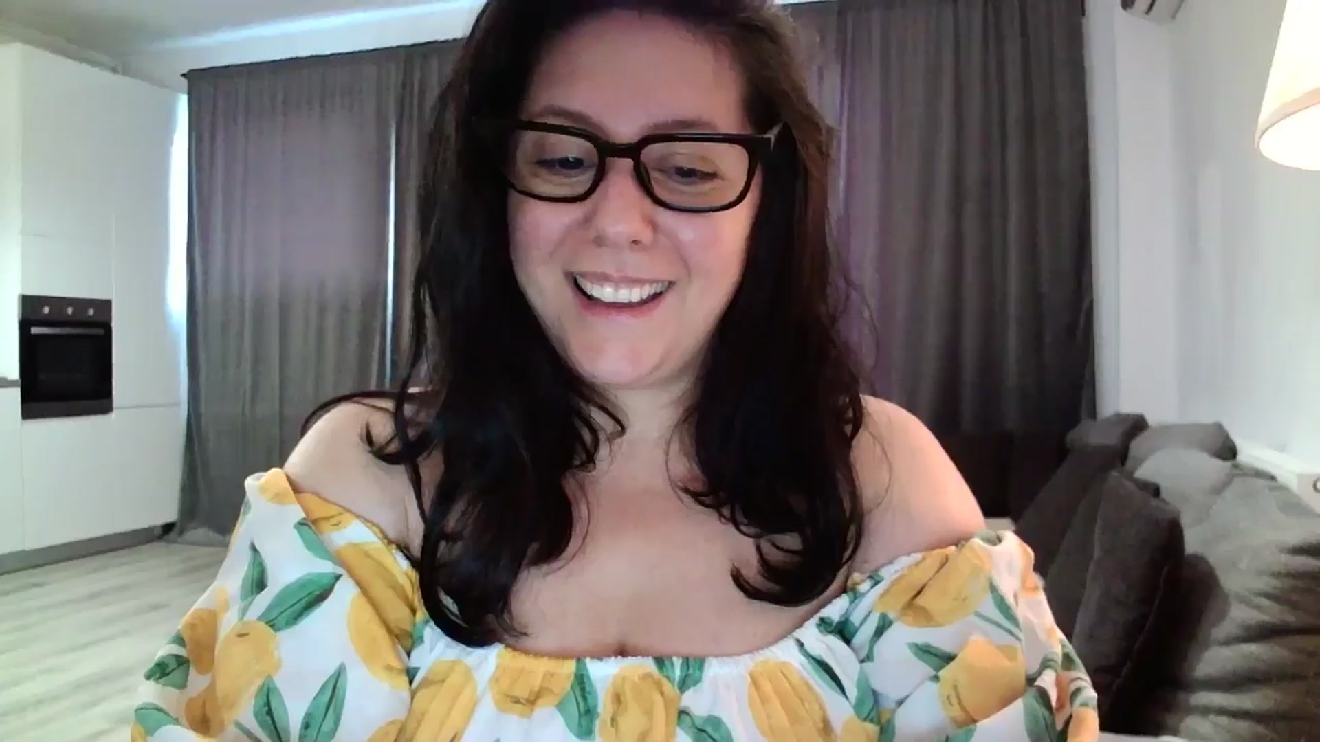 Gallery image thumbnail from SILKYWOMAN's myfreecams stream on, 06/17/2024, 17:38 image 8 of 20