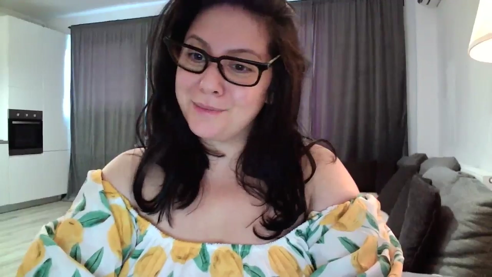 Gallery image thumbnail from SILKYWOMAN's myfreecams stream on, 06/17/2024, 17:38 image 10 of 20