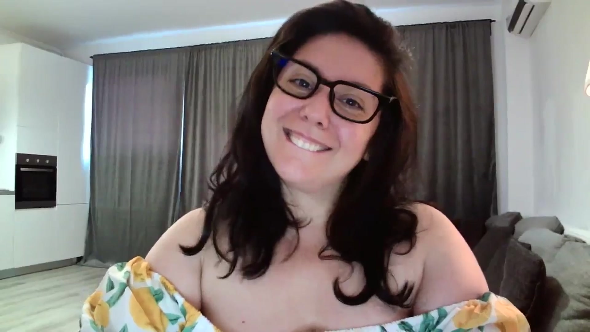 Gallery image thumbnail from SILKYWOMAN's myfreecams stream on, 06/17/2024, 17:38 image 16 of 20