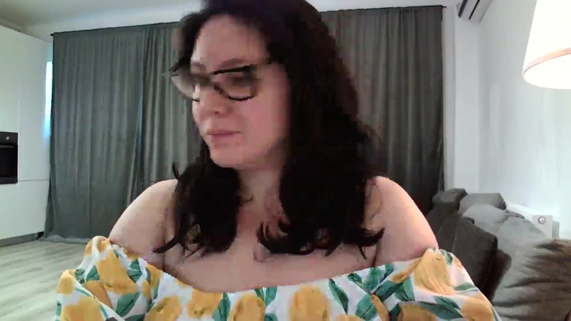 Gallery image thumbnail from SILKYWOMAN's myfreecams stream on, 06/17/2024, 18:07 image 4 of 20
