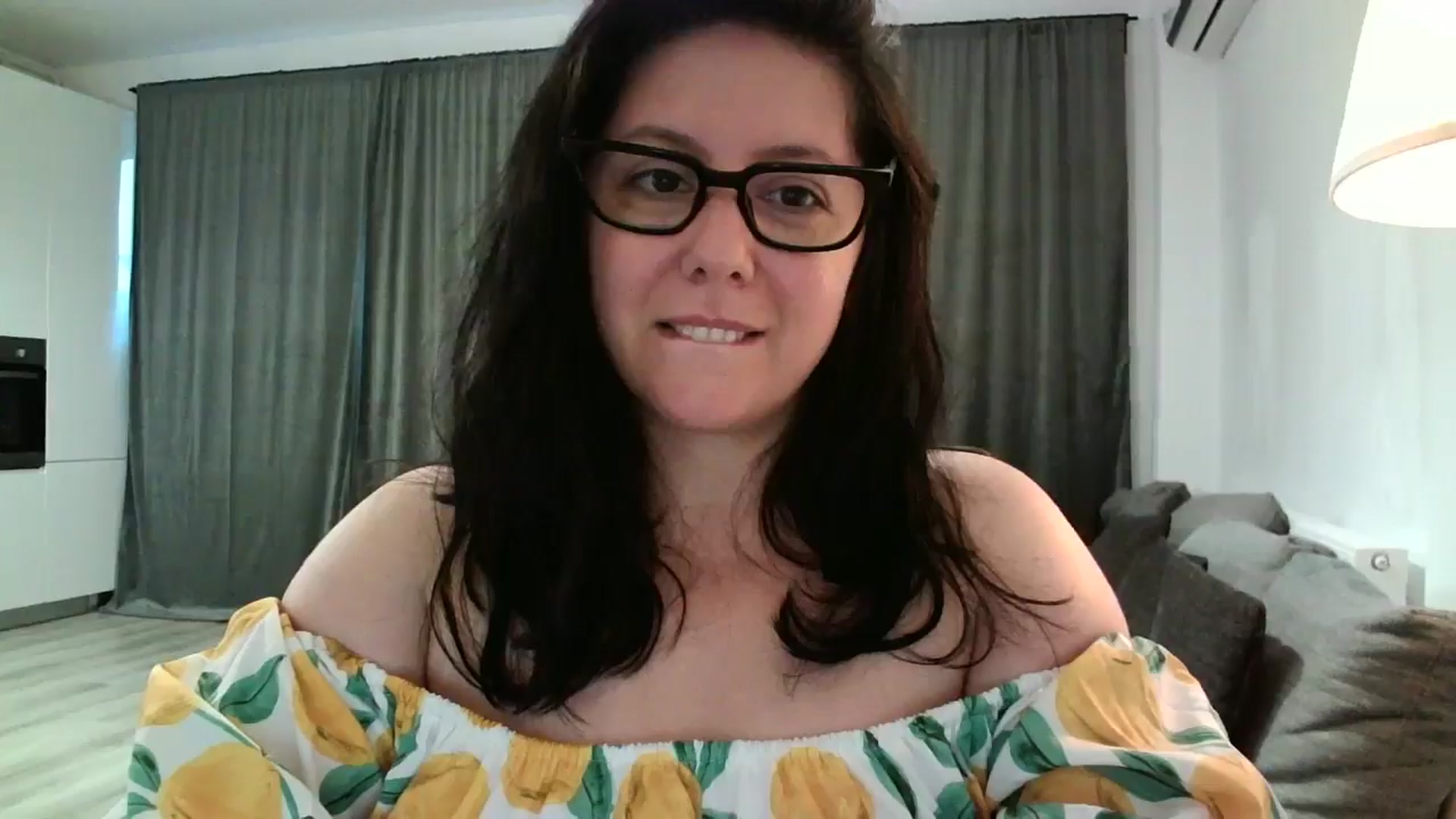 Gallery image thumbnail from SILKYWOMAN's myfreecams stream on, 06/17/2024, 18:07 image 11 of 20