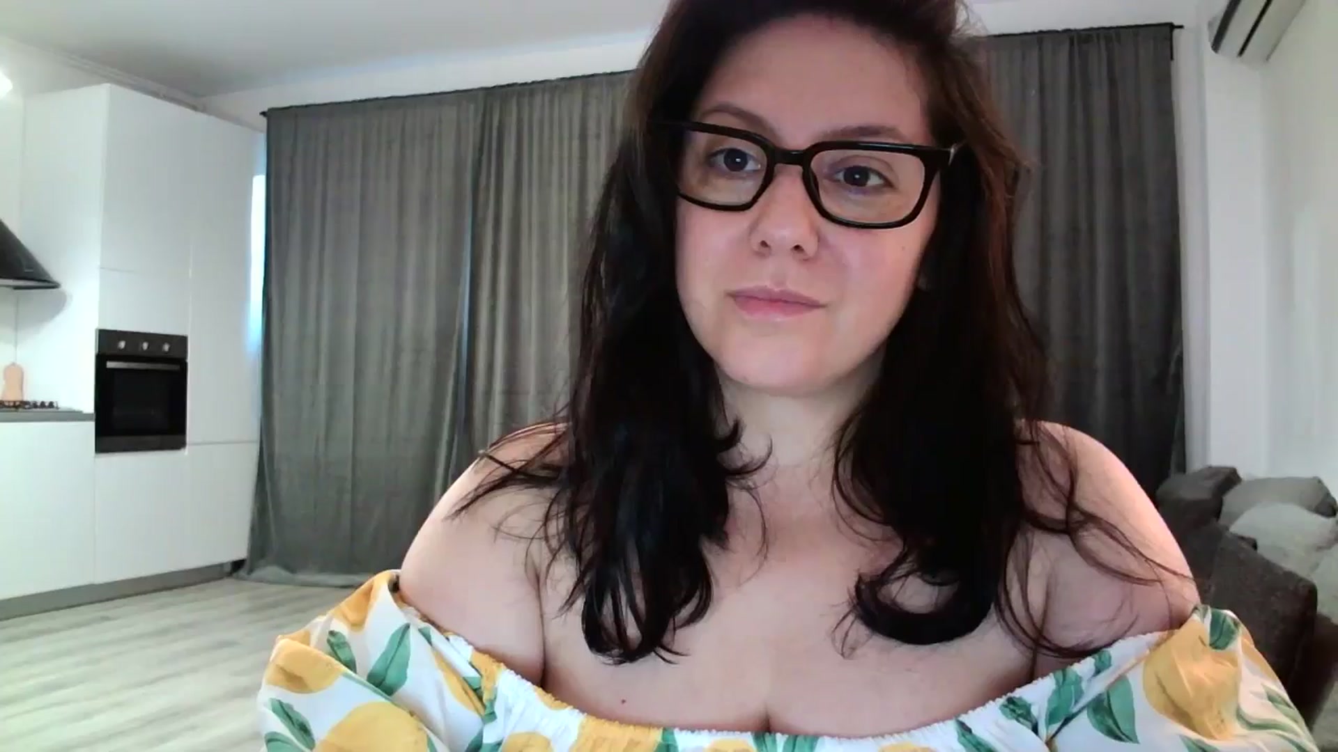 Gallery image thumbnail from SILKYWOMAN's myfreecams stream on, 06/17/2024, 18:07 image 2 of 20