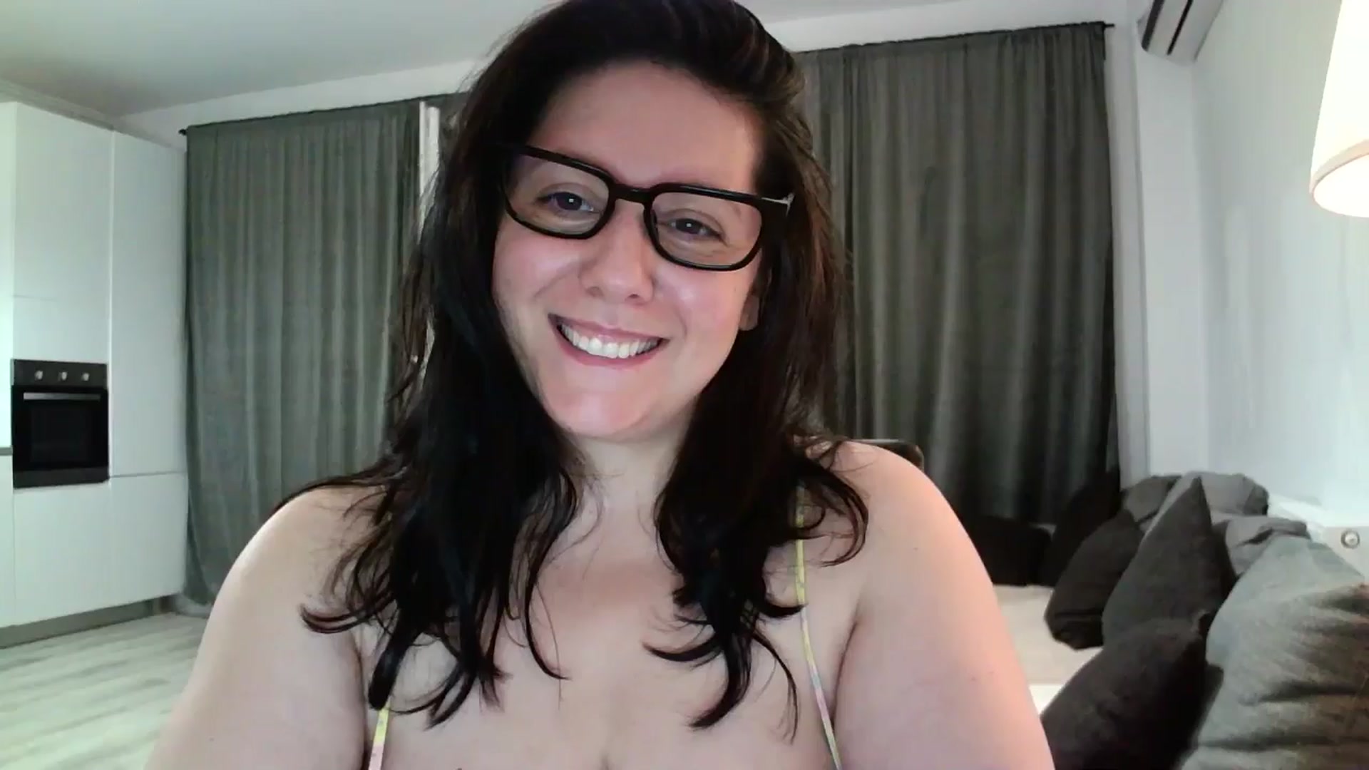 Gallery image thumbnail from SILKYWOMAN's myfreecams stream on, 06/22/2024, 20:04 image 12 of 20