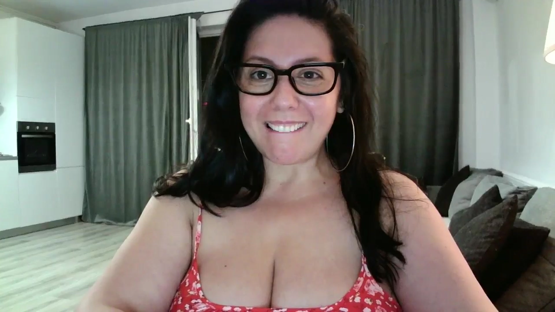 Gallery image thumbnail from SILKYWOMAN's myfreecams stream on, 08/01/2024, 20:22 image 17 of 20