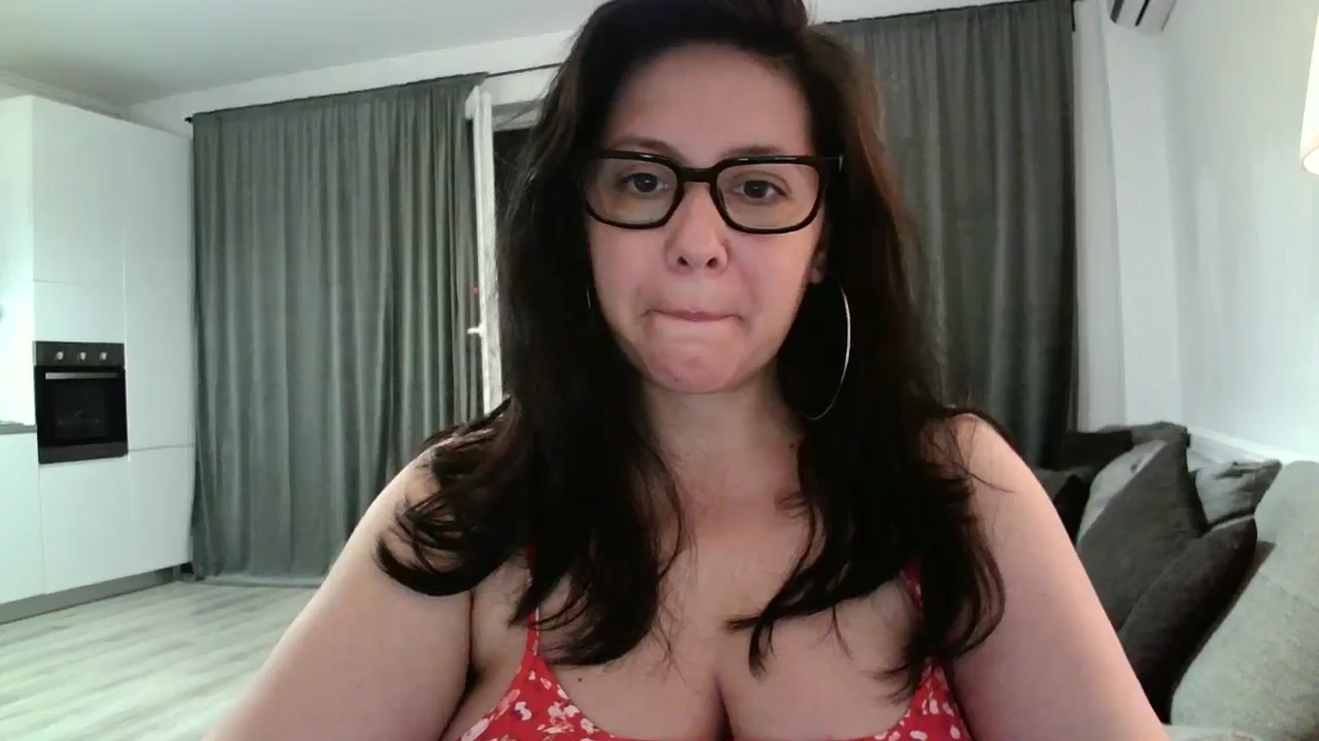 Gallery image thumbnail from SILKYWOMAN's myfreecams stream on, 08/03/2024, 19:32 image 18 of 20