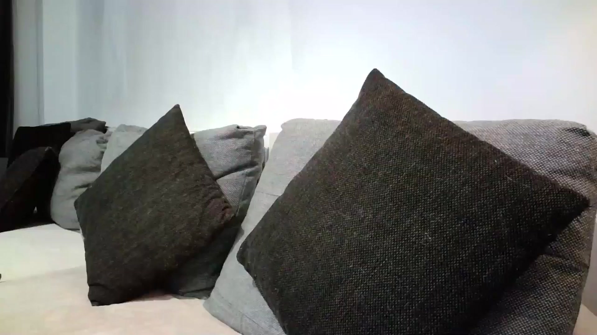 Gallery image thumbnail from SILKYWOMAN's myfreecams stream on, 08/03/2024, 21:29 image 15 of 20