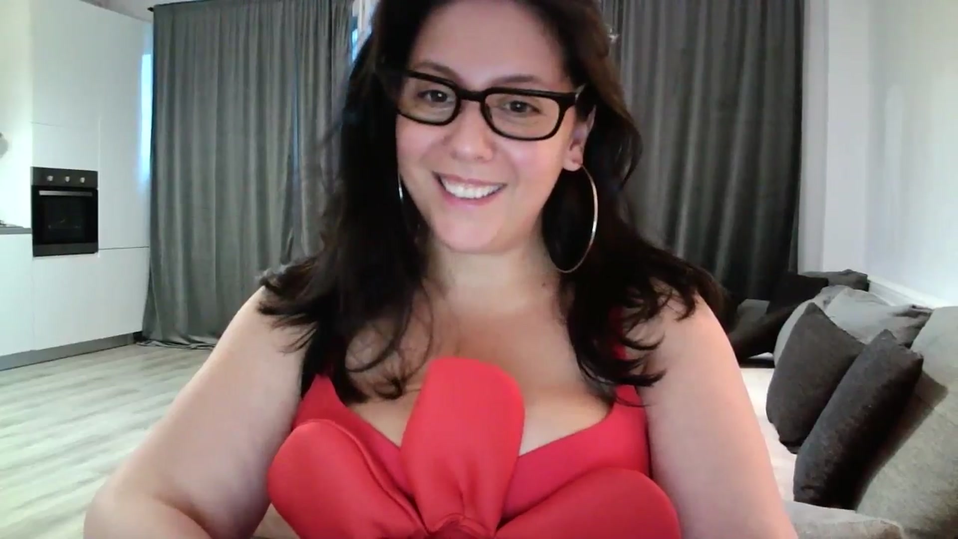 Gallery image thumbnail from SILKYWOMAN's myfreecams stream on, 08/04/2024, 17:36 image 13 of 20