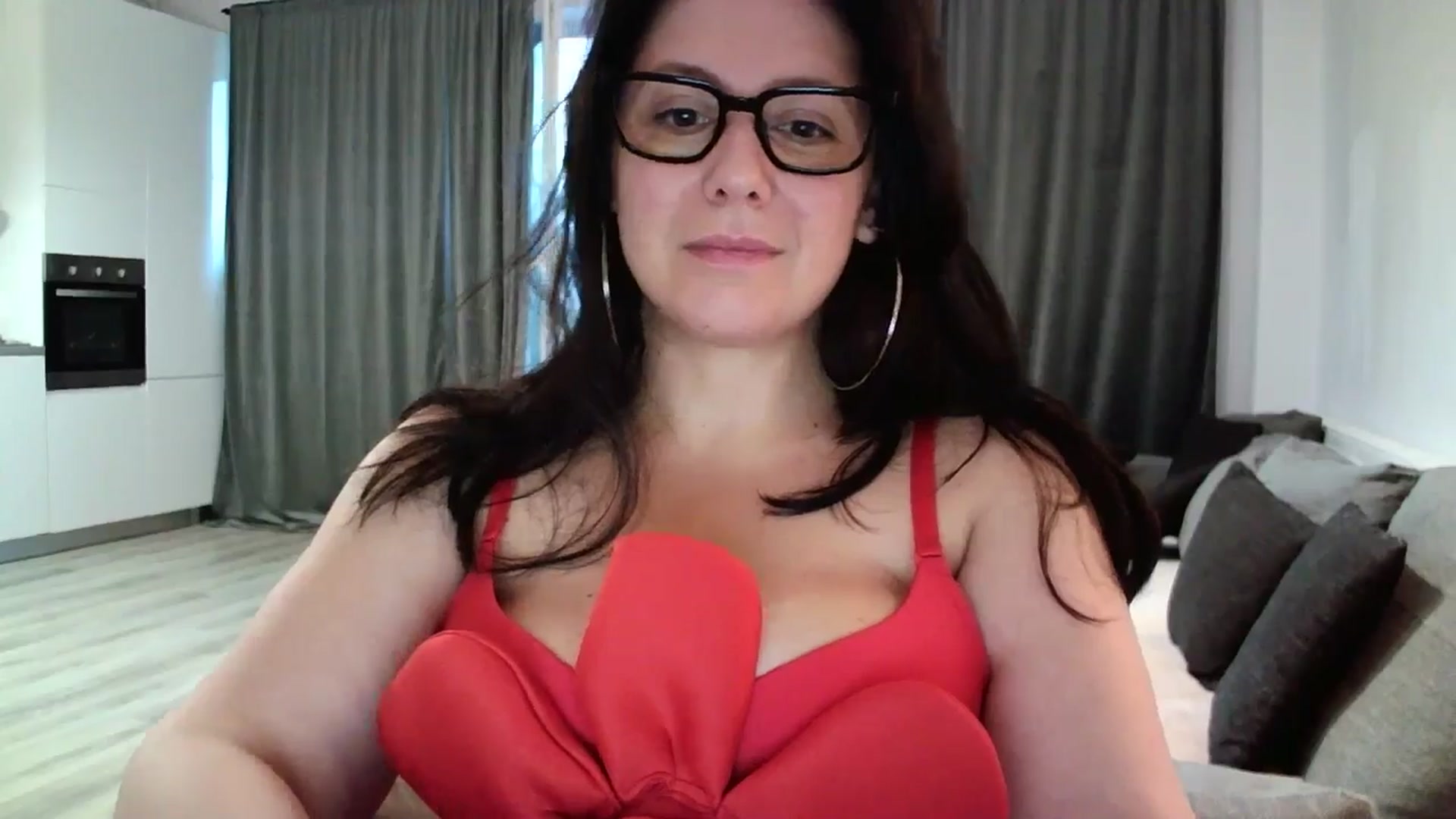 Gallery image thumbnail from SILKYWOMAN's myfreecams stream on, 08/04/2024, 17:36 image 12 of 20