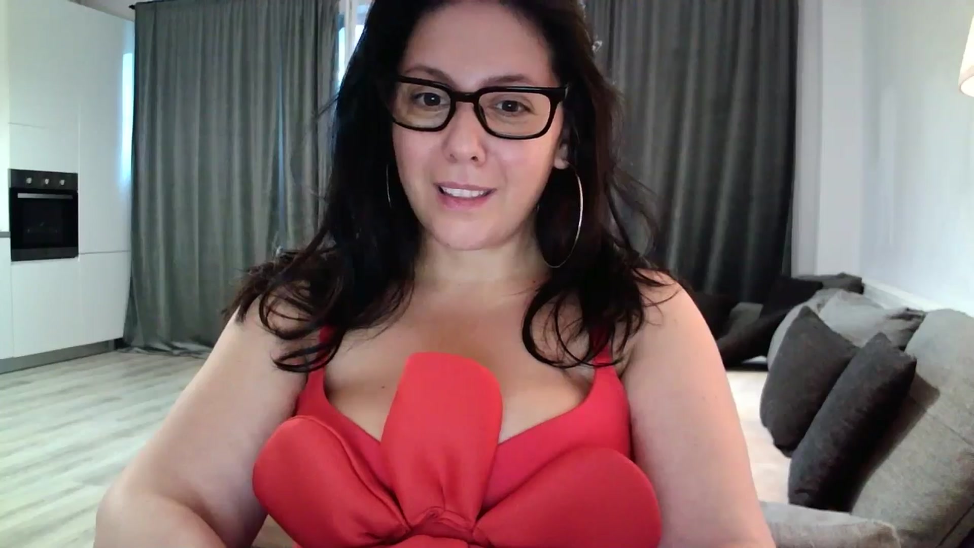 Gallery image thumbnail from SILKYWOMAN's myfreecams stream on, 08/04/2024, 17:36 image 11 of 20