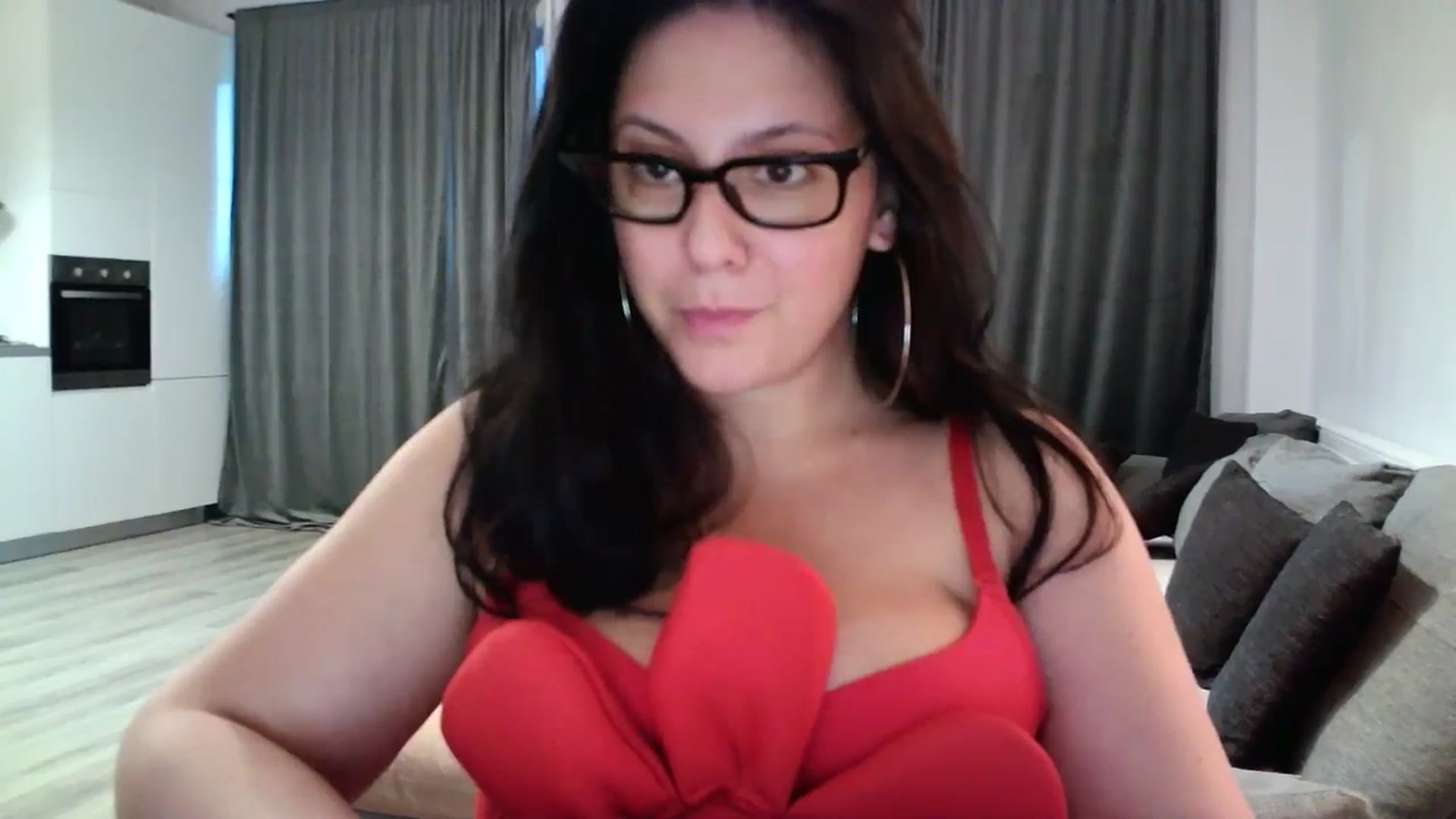 Gallery image thumbnail from SILKYWOMAN's myfreecams stream on, 08/04/2024, 17:36 image 14 of 20