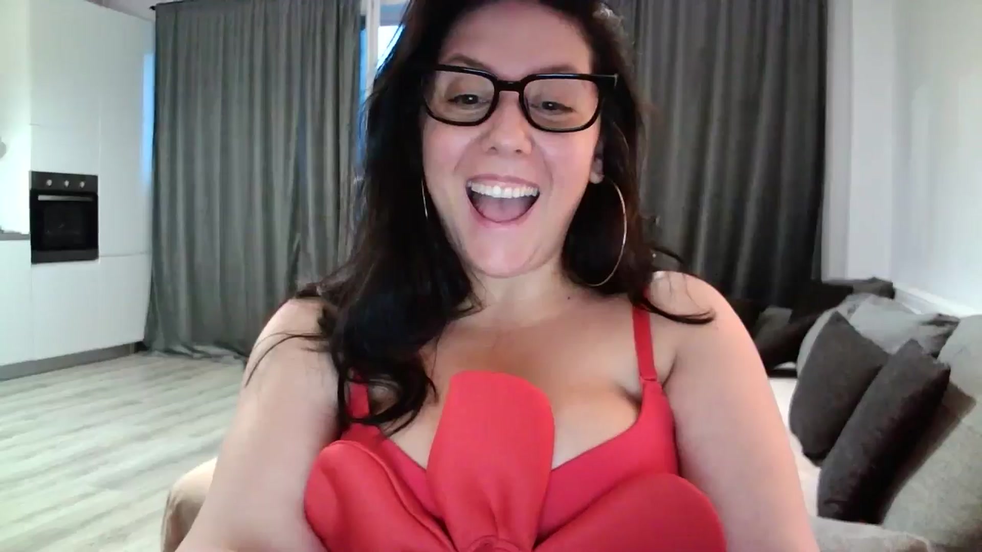 Gallery image thumbnail from SILKYWOMAN's myfreecams stream on, 08/04/2024, 17:36 image 19 of 20