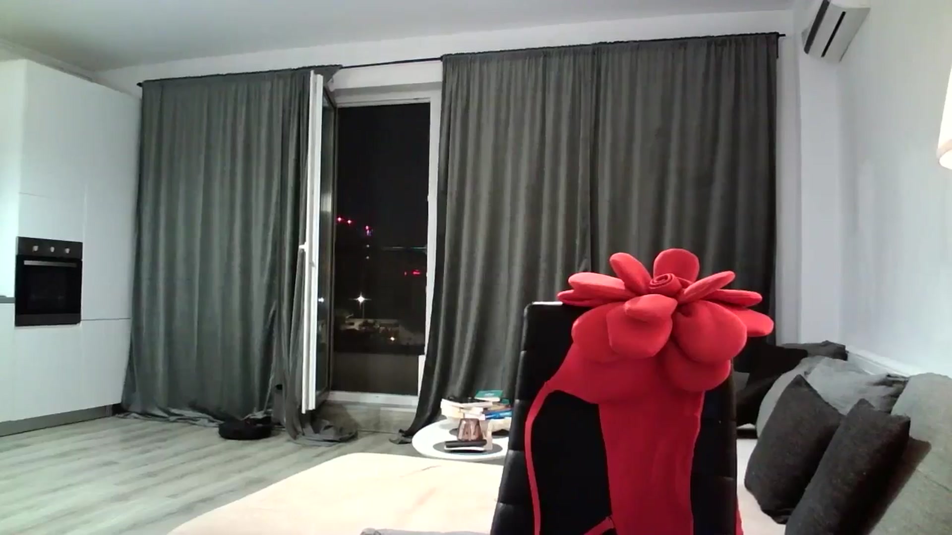Gallery image thumbnail from SILKYWOMAN's myfreecams stream on, 08/04/2024, 19:01 image 2 of 20