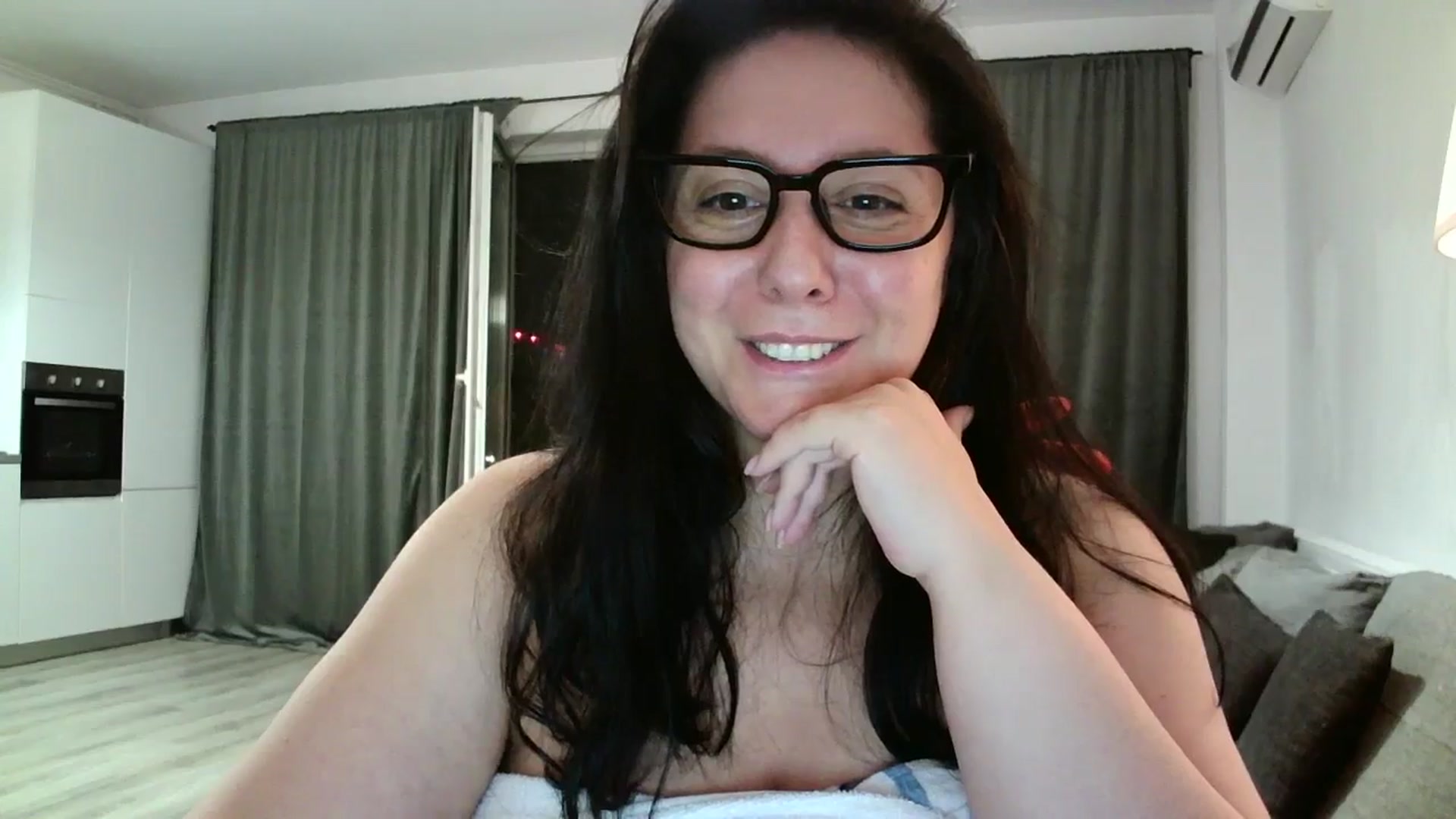Gallery image thumbnail from SILKYWOMAN's myfreecams stream on, 08/04/2024, 19:01 image 4 of 20