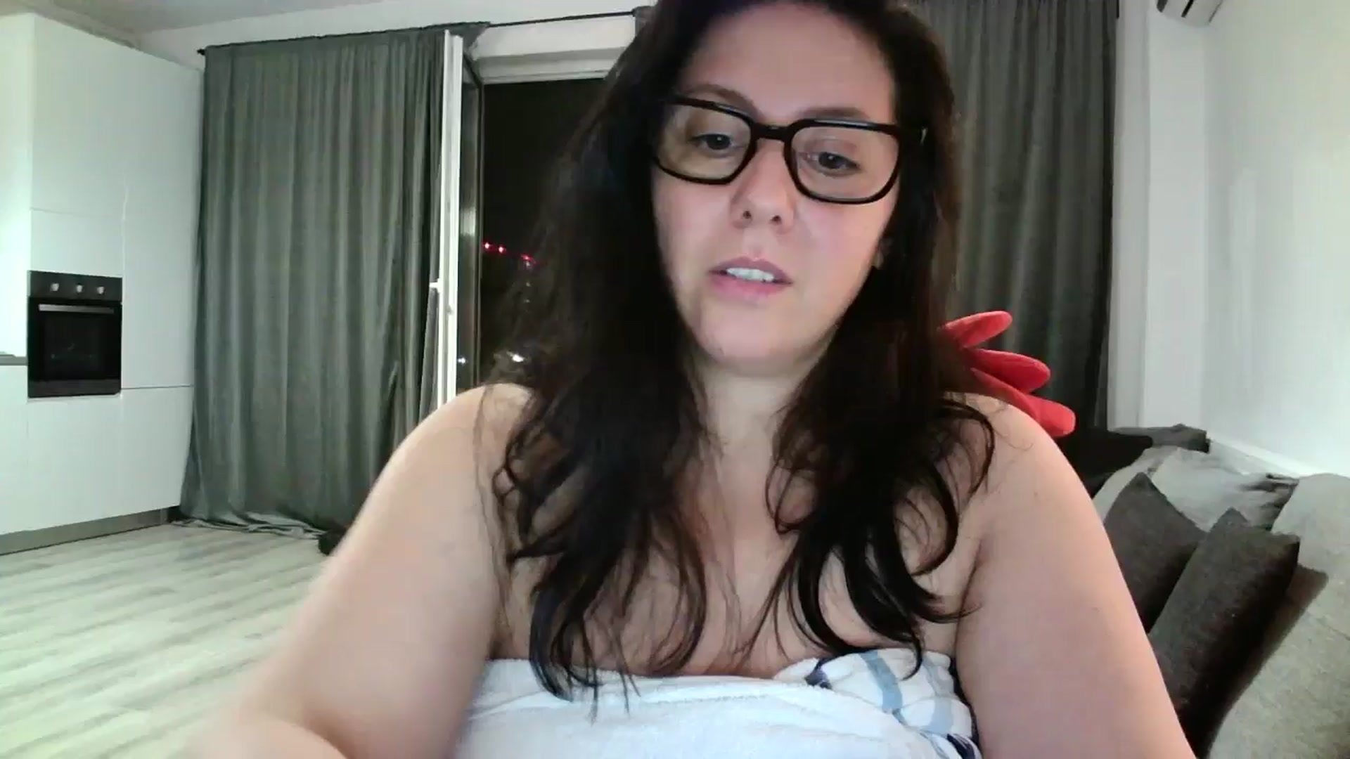 Gallery image thumbnail from SILKYWOMAN's myfreecams stream on, 08/04/2024, 19:01 image 12 of 20