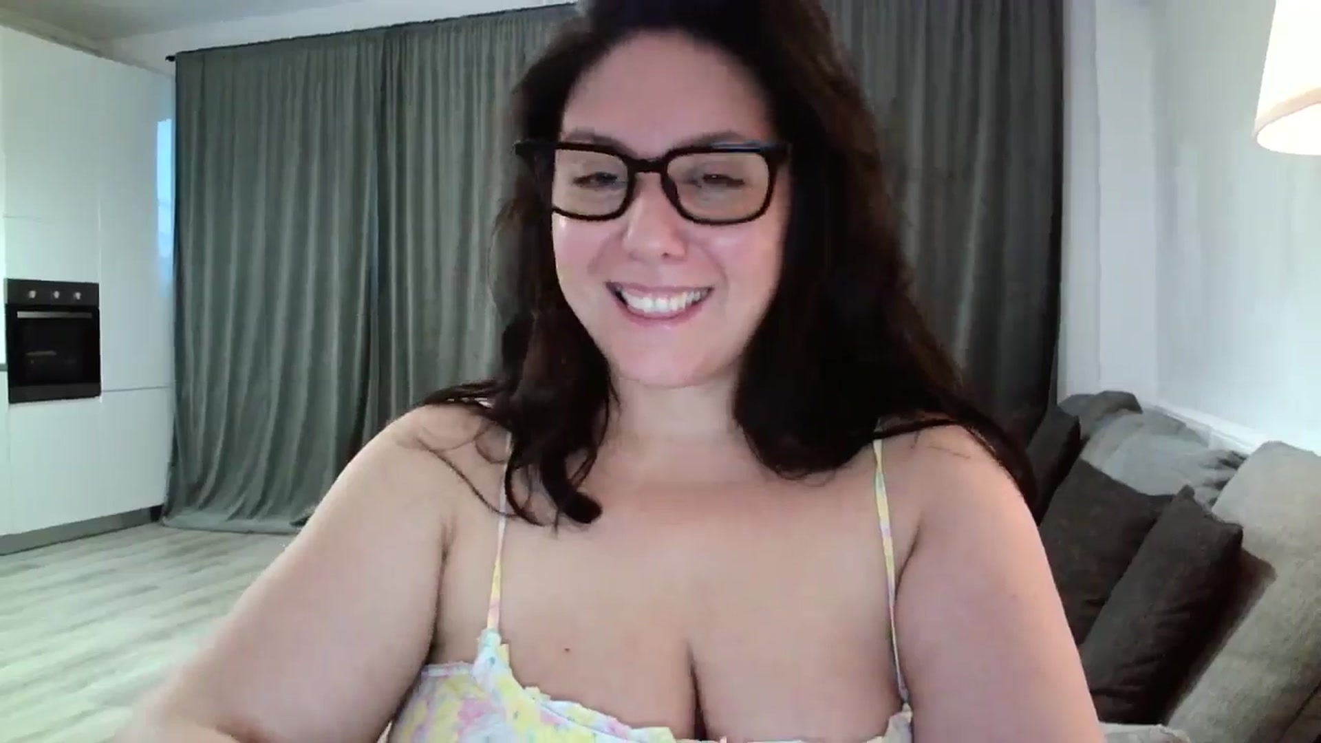 Gallery image thumbnail from SILKYWOMAN's myfreecams stream on, 08/13/2024, 17:48 image 10 of 20