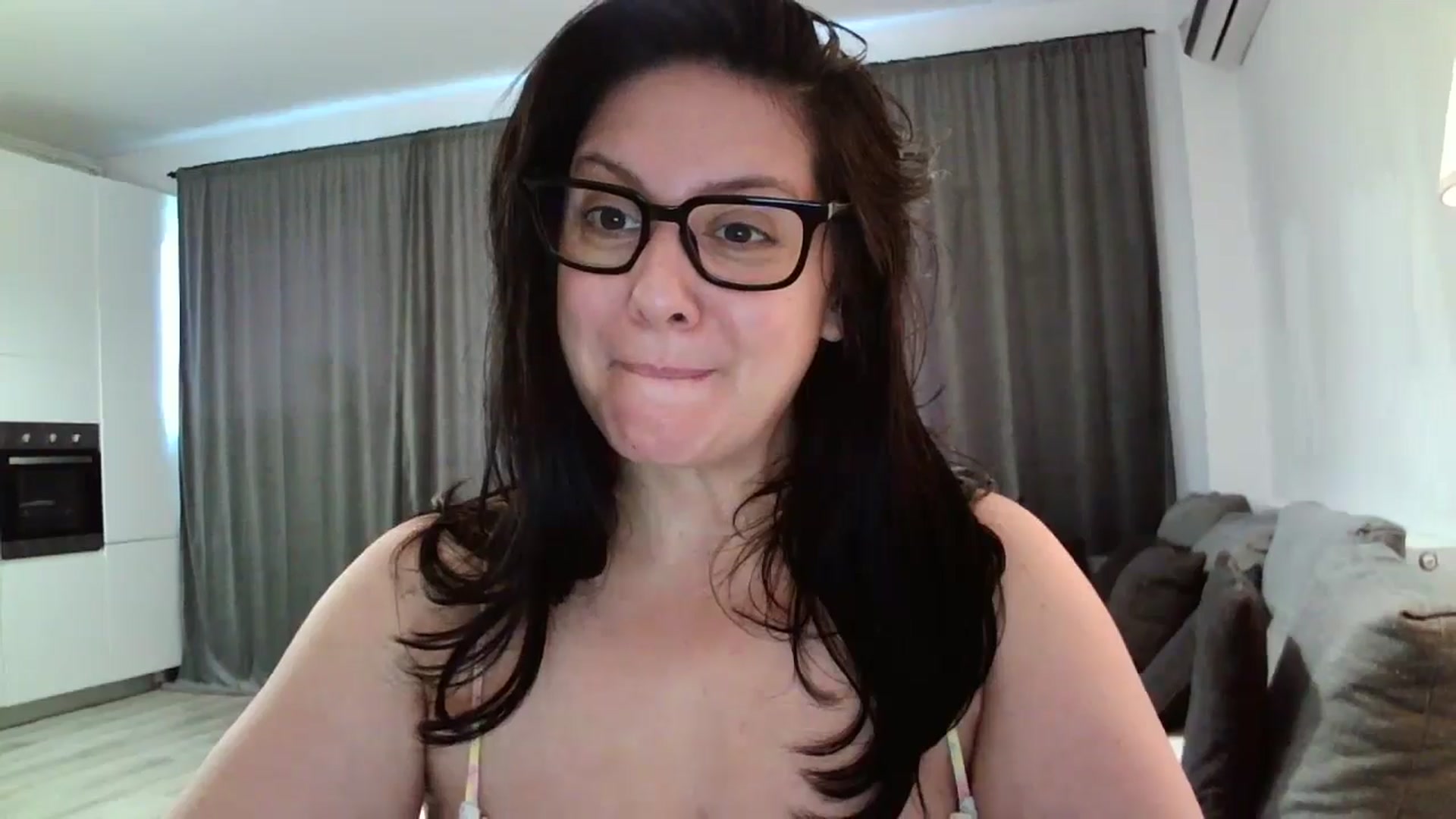 Gallery image thumbnail from SILKYWOMAN's myfreecams stream on, 08/27/2024, 16:13 image 20 of 20