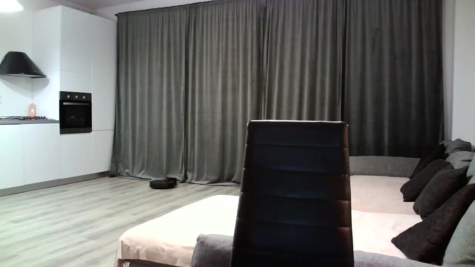 Gallery image thumbnail from SILKYWOMAN's myfreecams stream on, 09/08/2024, 19:30 image 8 of 20