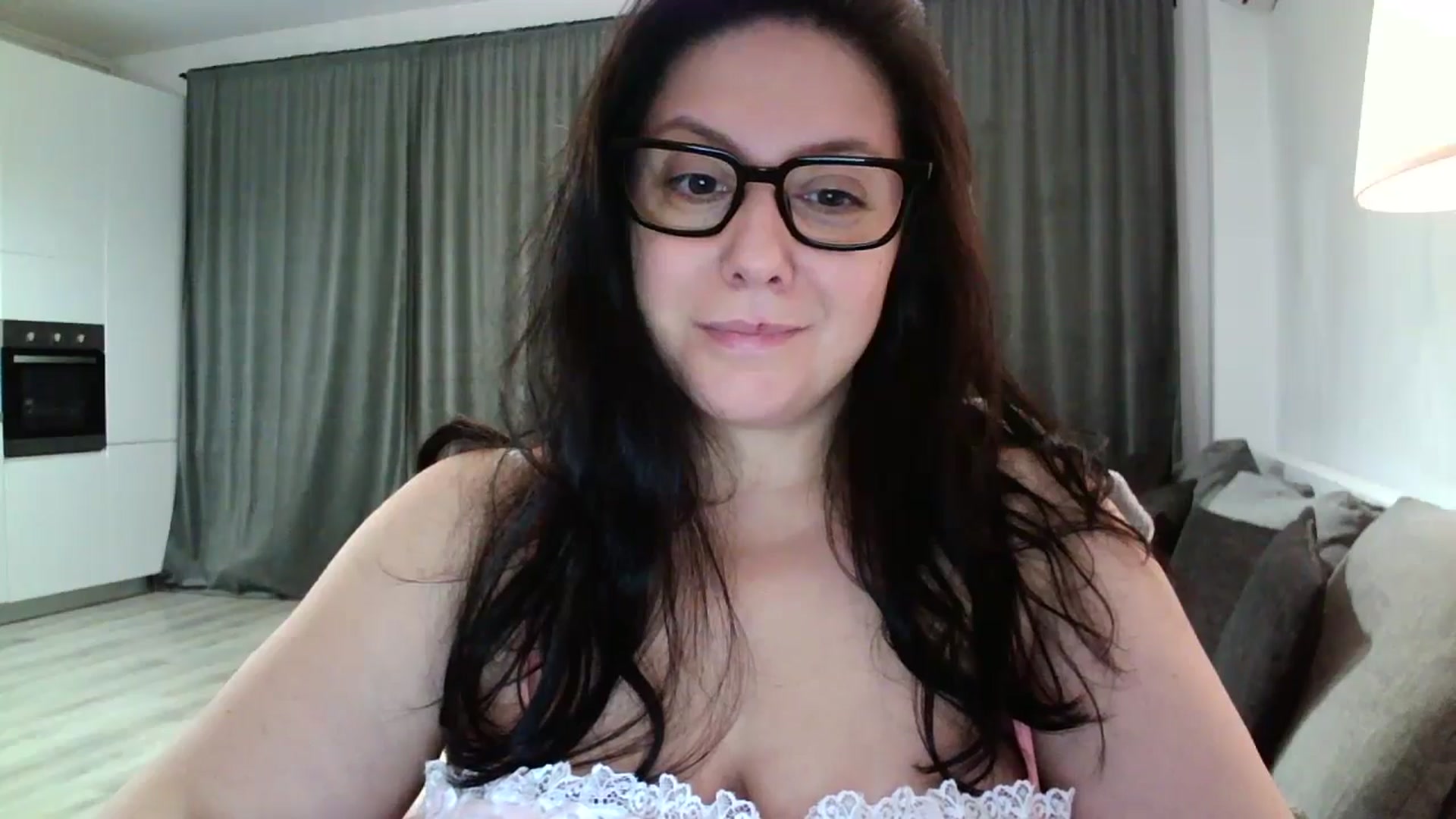 Gallery image thumbnail from SILKYWOMAN's myfreecams stream on, 09/22/2024, 17:56 image 8 of 20