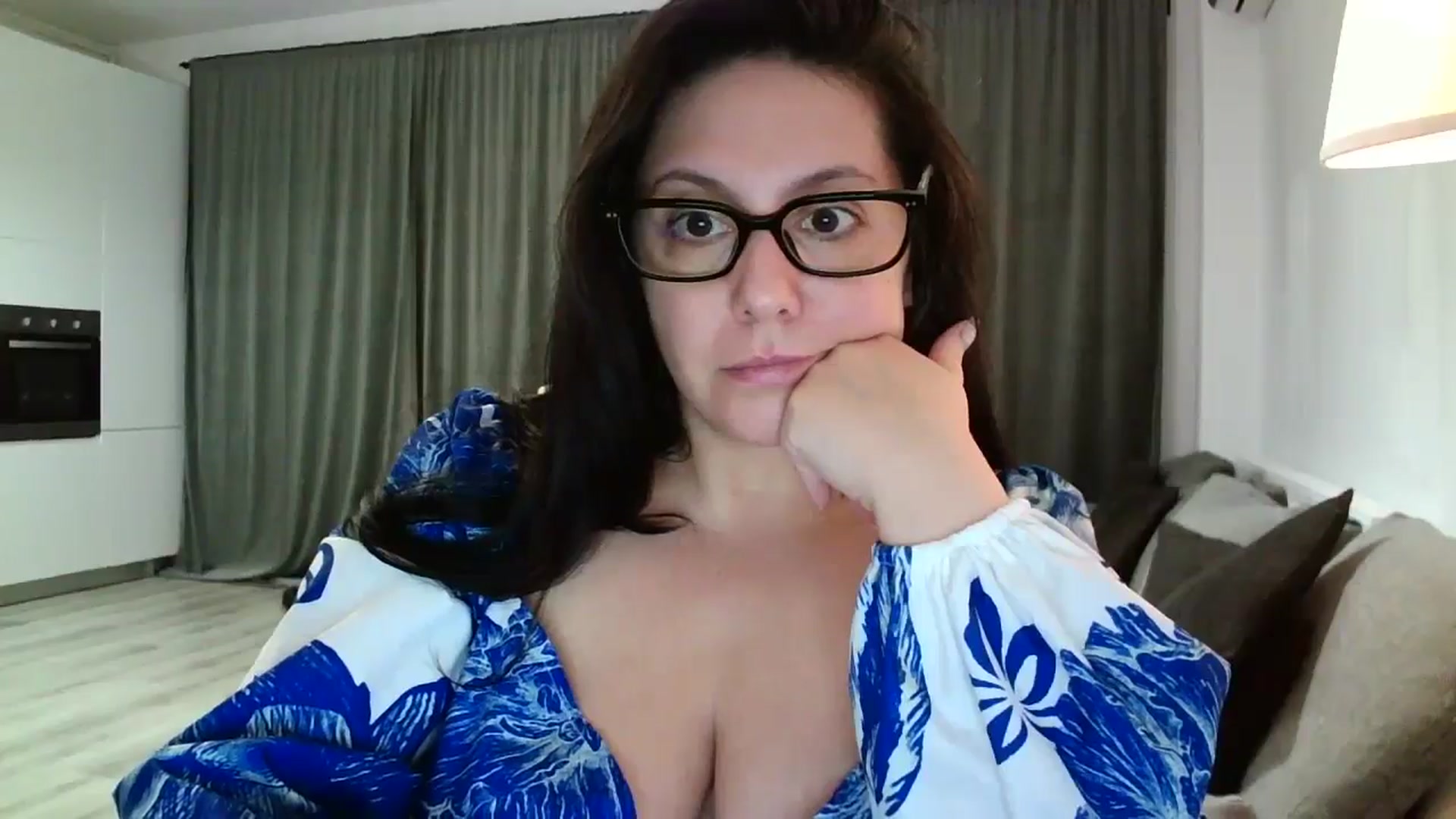 Gallery image thumbnail from SILKYWOMAN's myfreecams stream on, 10/09/2024, 19:45 image 17 of 20