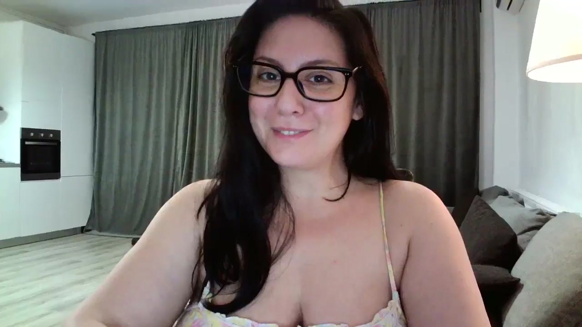 Gallery image thumbnail from SILKYWOMAN's myfreecams stream on, 10/12/2024, 19:09 image 14 of 20