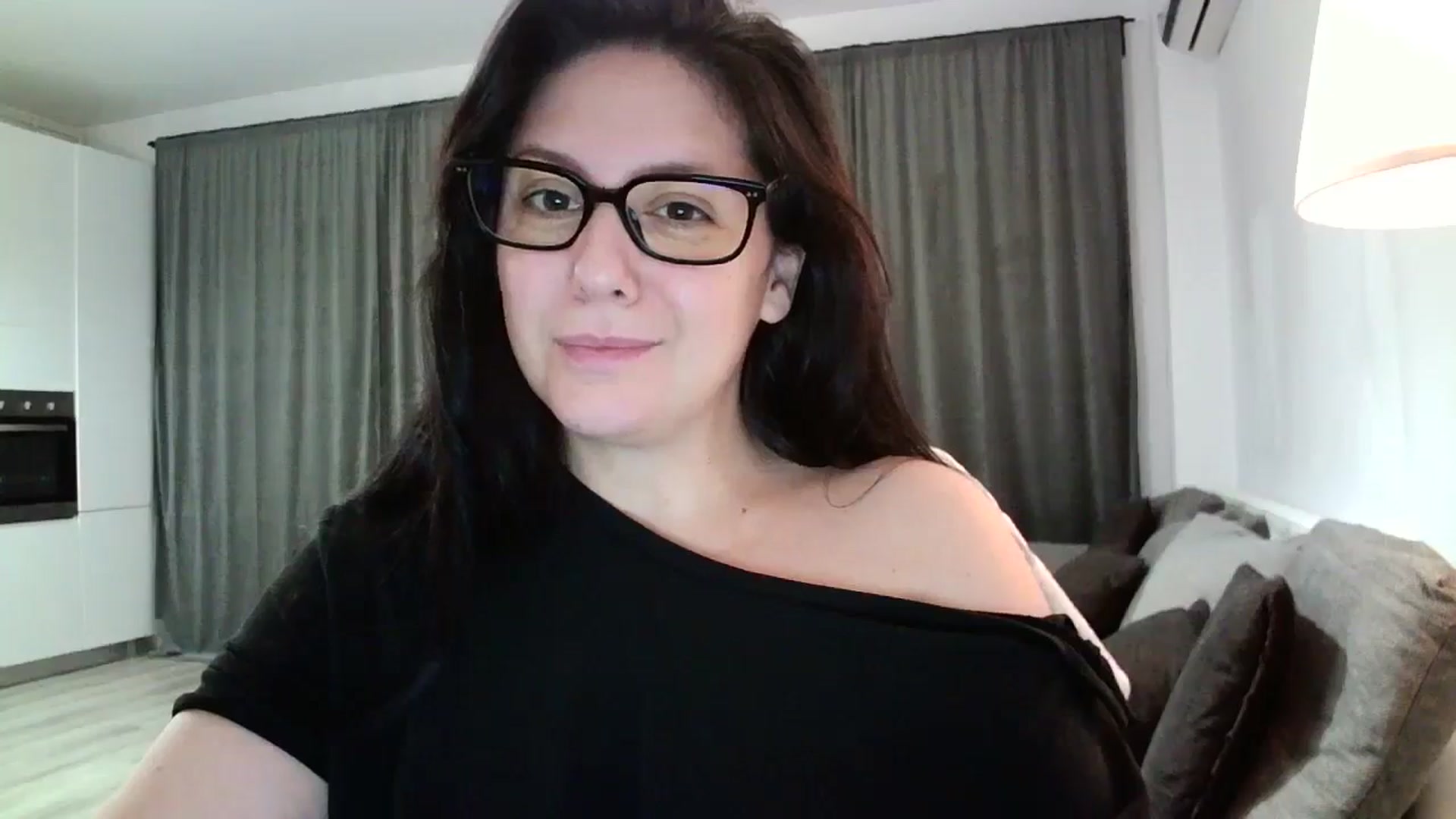 Gallery image thumbnail from SILKYWOMAN's myfreecams stream on, 10/15/2024, 17:12 image 9 of 20
