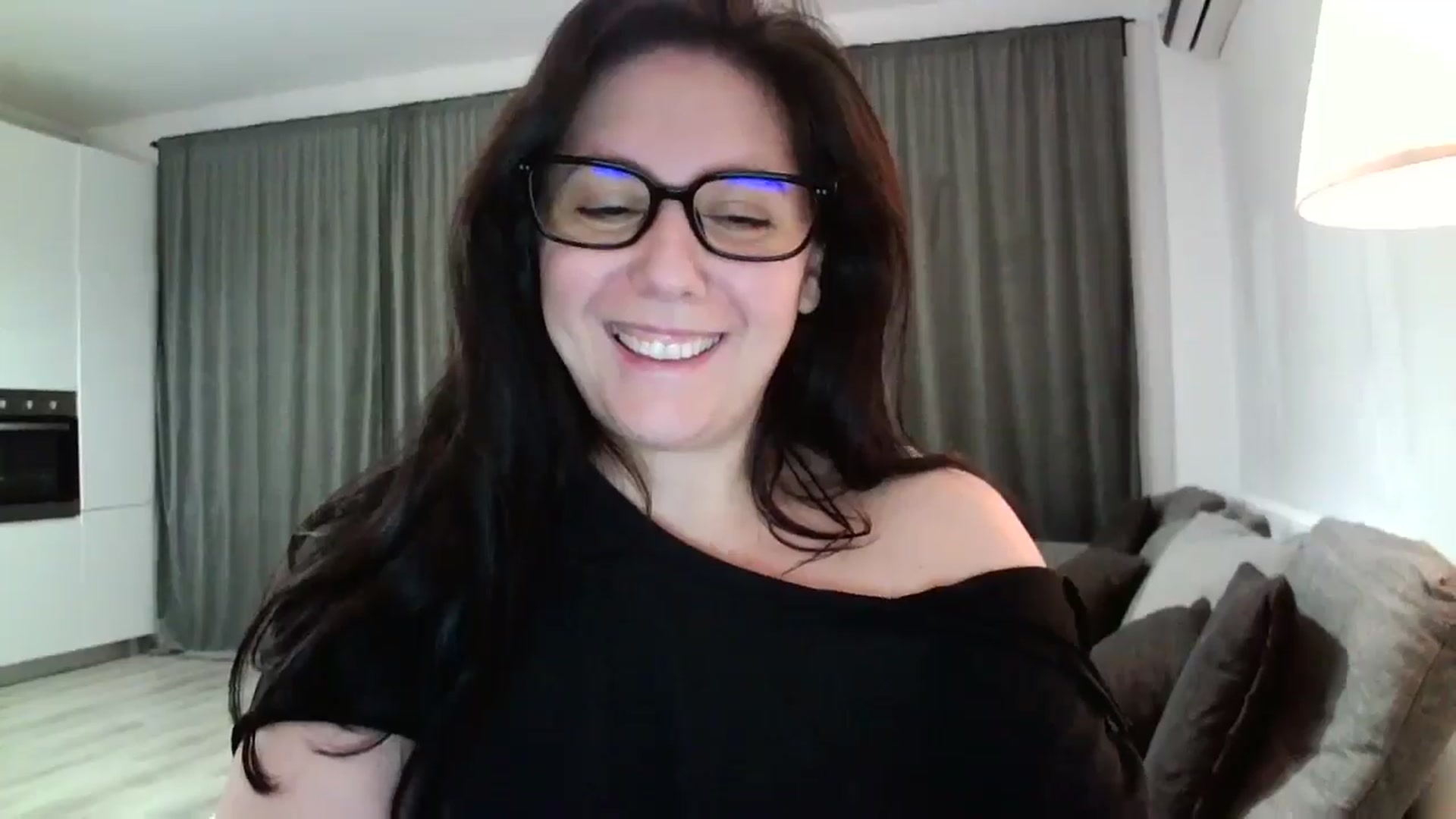 Gallery image thumbnail from SILKYWOMAN's myfreecams stream on, 10/15/2024, 17:12 image 20 of 20