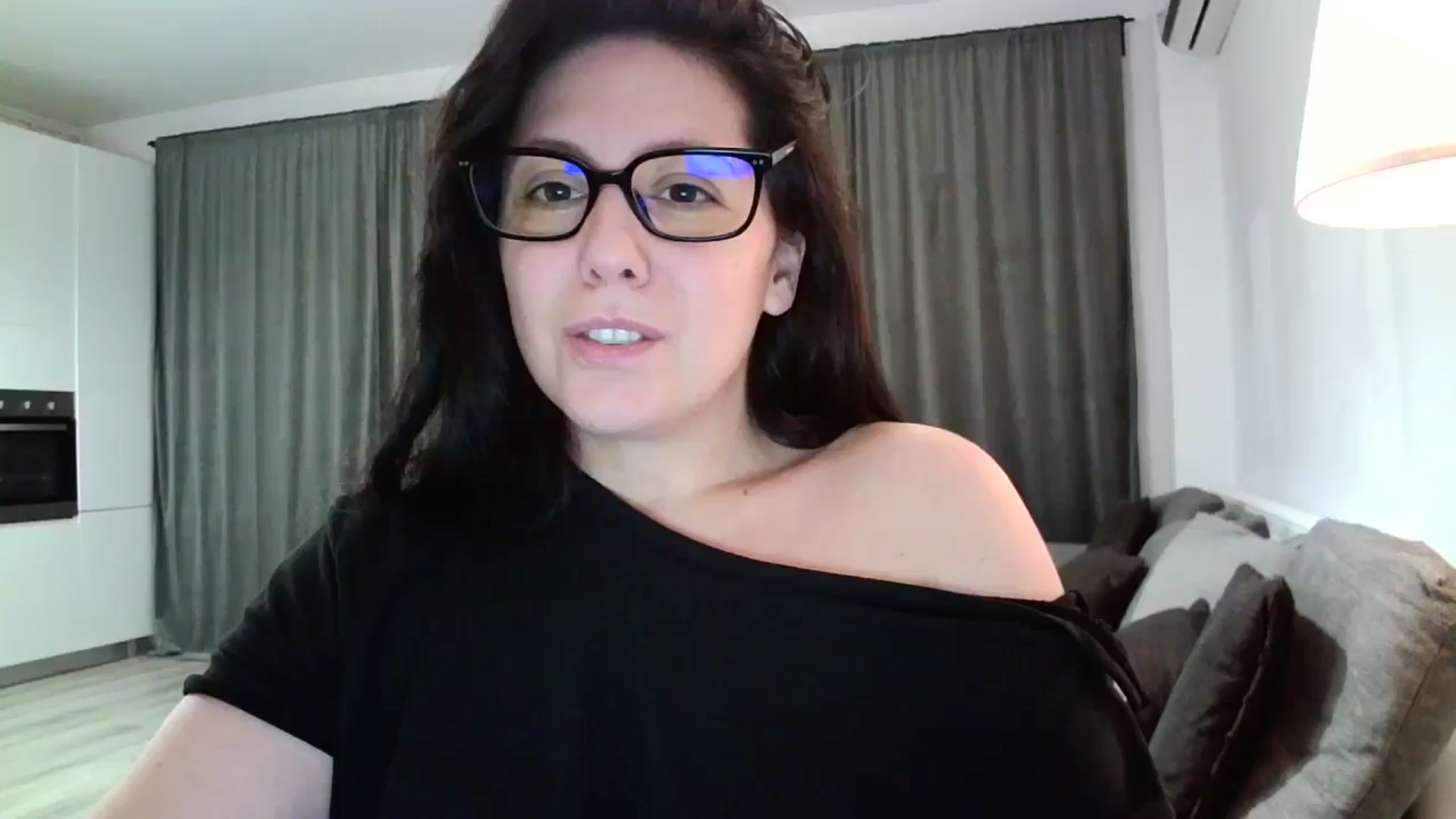 Gallery image thumbnail from SILKYWOMAN's myfreecams stream on, 10/15/2024, 17:12 image 10 of 20
