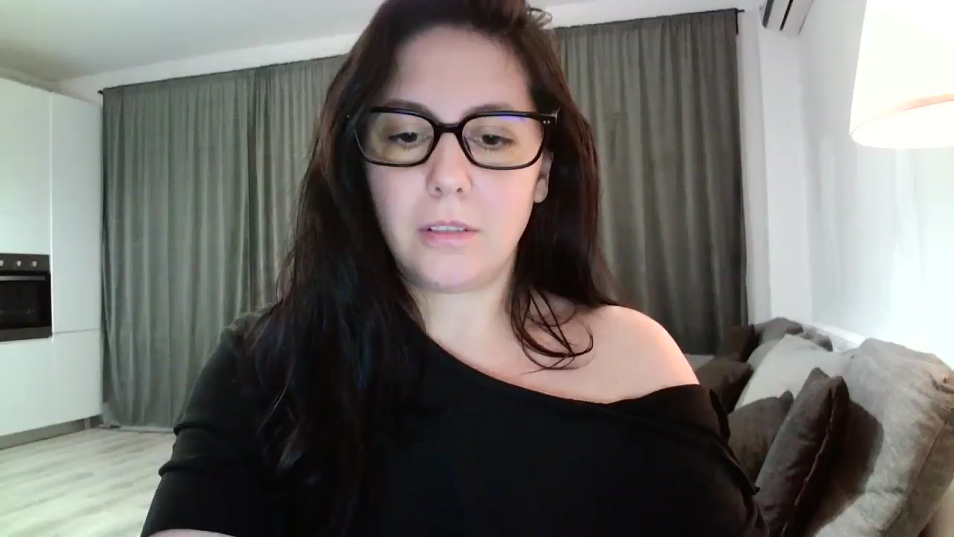 Gallery image thumbnail from SILKYWOMAN's myfreecams stream on, 10/15/2024, 17:12 image 19 of 20