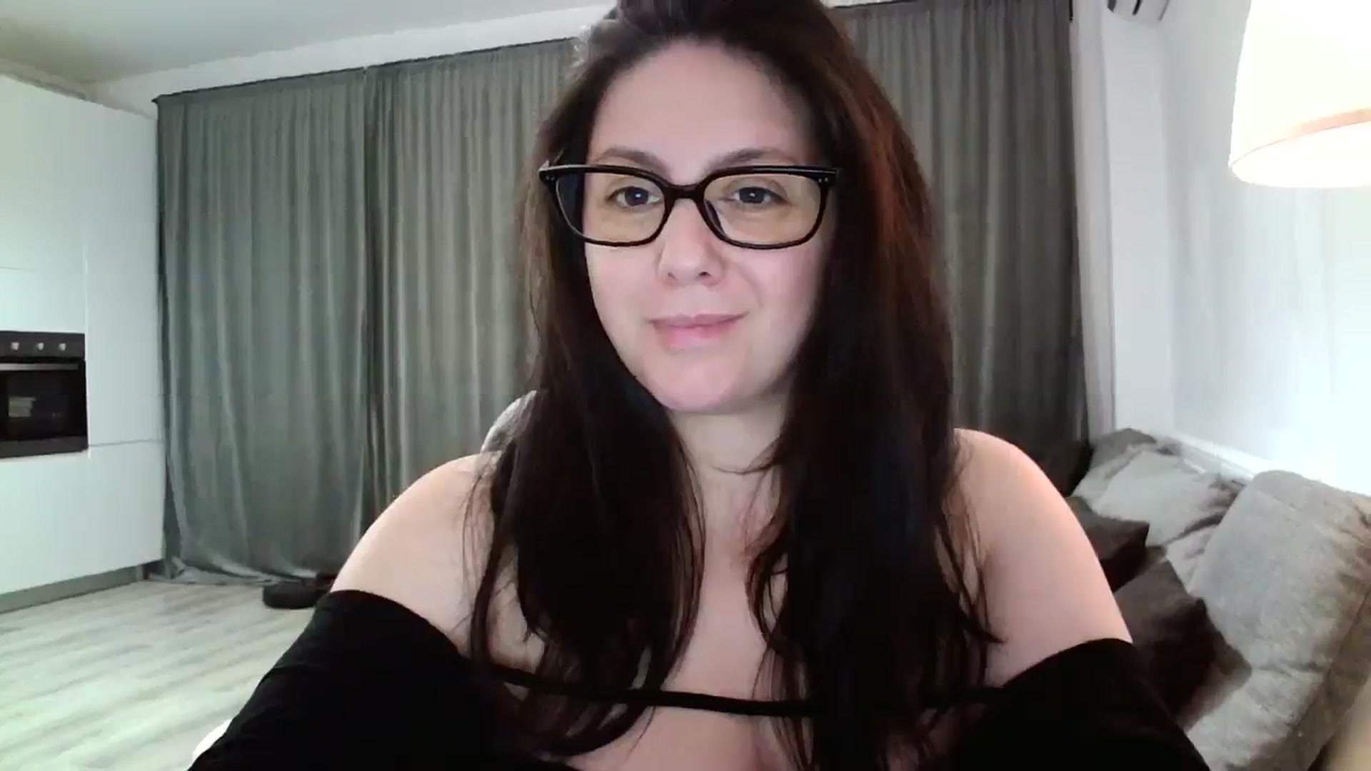 Gallery image thumbnail from SILKYWOMAN's myfreecams stream on, 10/18/2024, 19:13 image 7 of 20