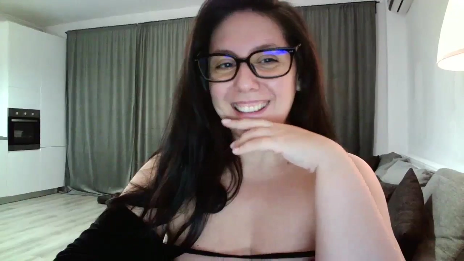 Gallery image thumbnail from SILKYWOMAN's myfreecams stream on, 10/18/2024, 19:13 image 17 of 20