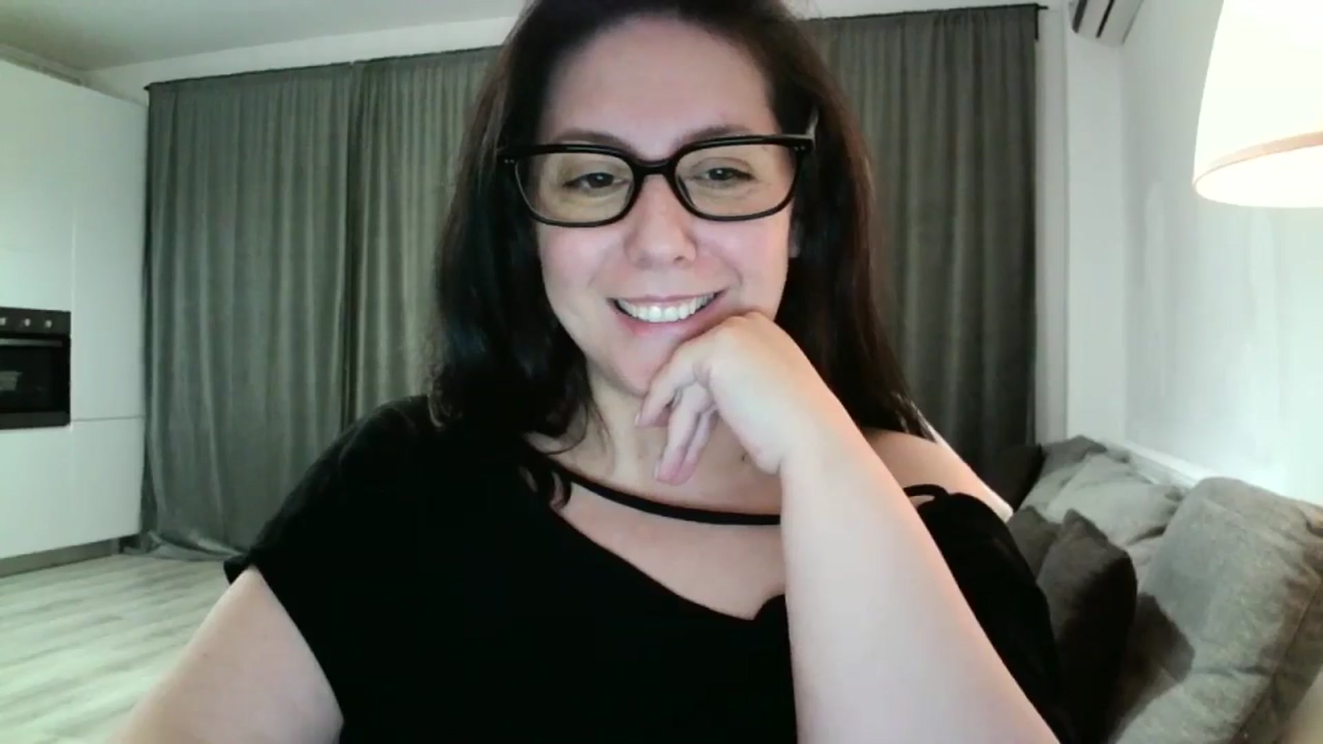 Gallery image thumbnail from SILKYWOMAN's myfreecams stream on, 10/18/2024, 21:11 image 3 of 20