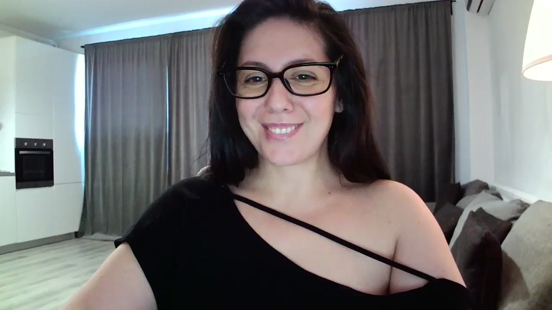 Gallery image thumbnail from SILKYWOMAN's myfreecams stream on, 10/20/2024, 14:26 image 9 of 20