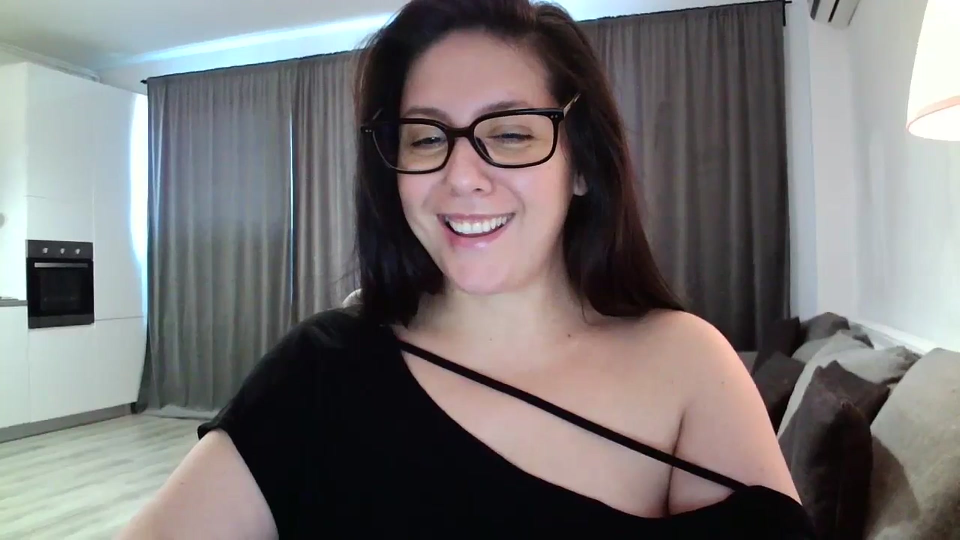 Gallery image thumbnail from SILKYWOMAN's myfreecams stream on, 10/20/2024, 14:26 image 12 of 20