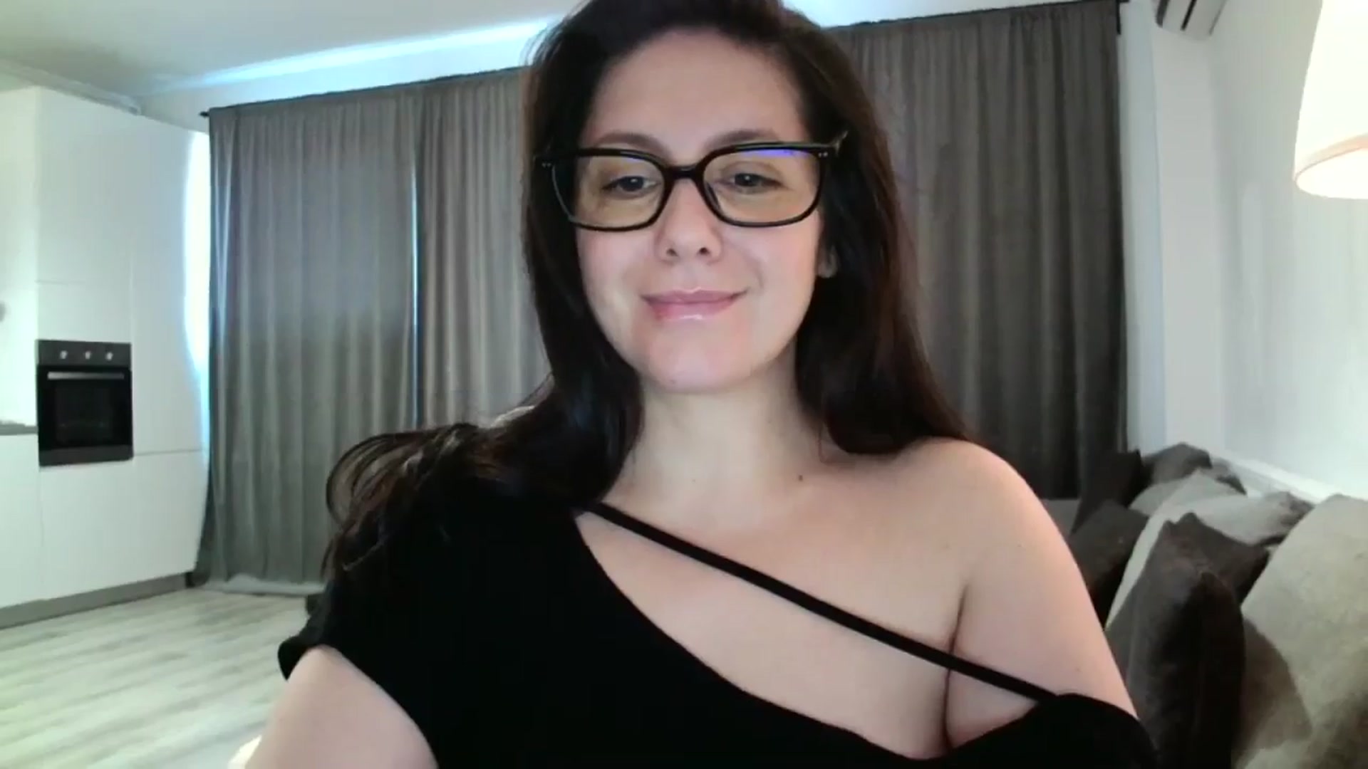 Gallery image thumbnail from SILKYWOMAN's myfreecams stream on, 10/20/2024, 14:26 image 14 of 20
