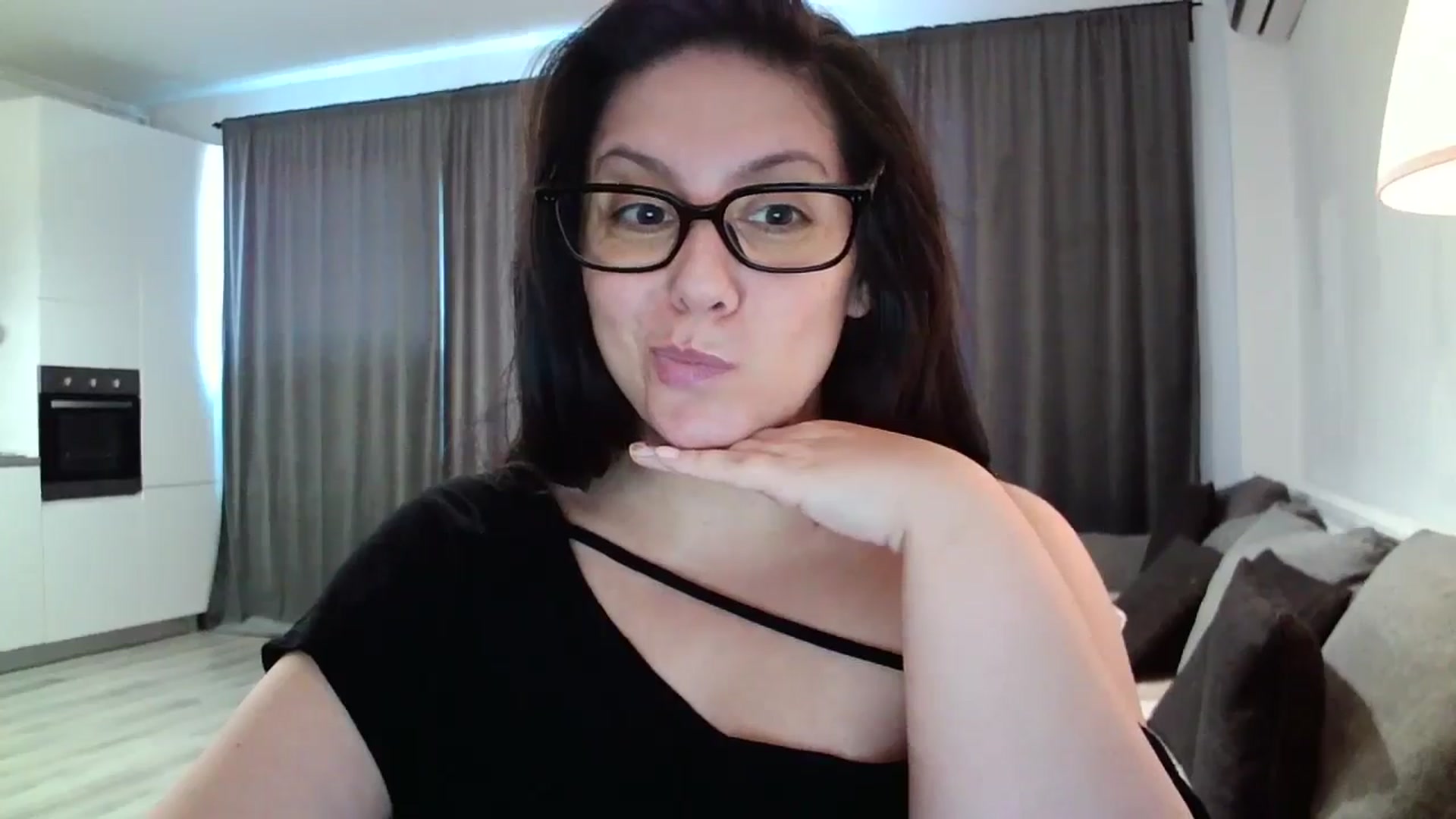 Gallery image thumbnail from SILKYWOMAN's myfreecams stream on, 10/20/2024, 14:26 image 3 of 20