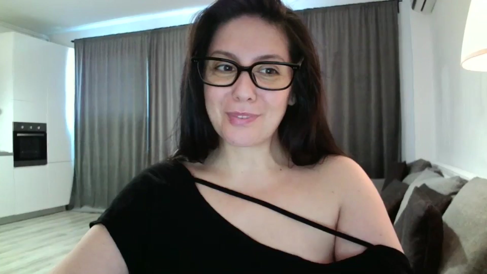 Gallery image thumbnail from SILKYWOMAN's myfreecams stream on, 10/20/2024, 14:26 image 13 of 20