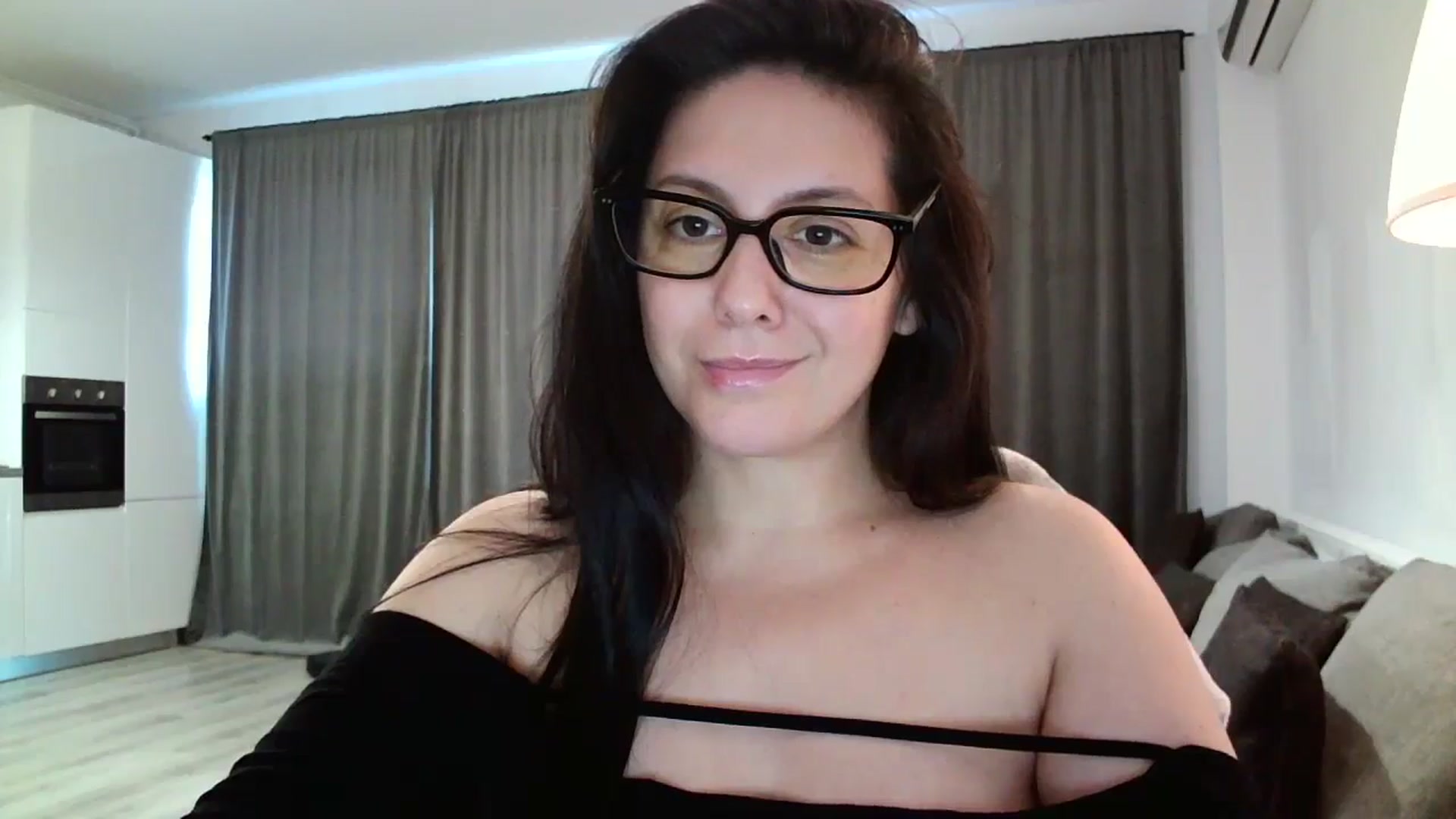 Gallery image thumbnail from SILKYWOMAN's myfreecams stream on, 10/20/2024, 15:21 image 9 of 20