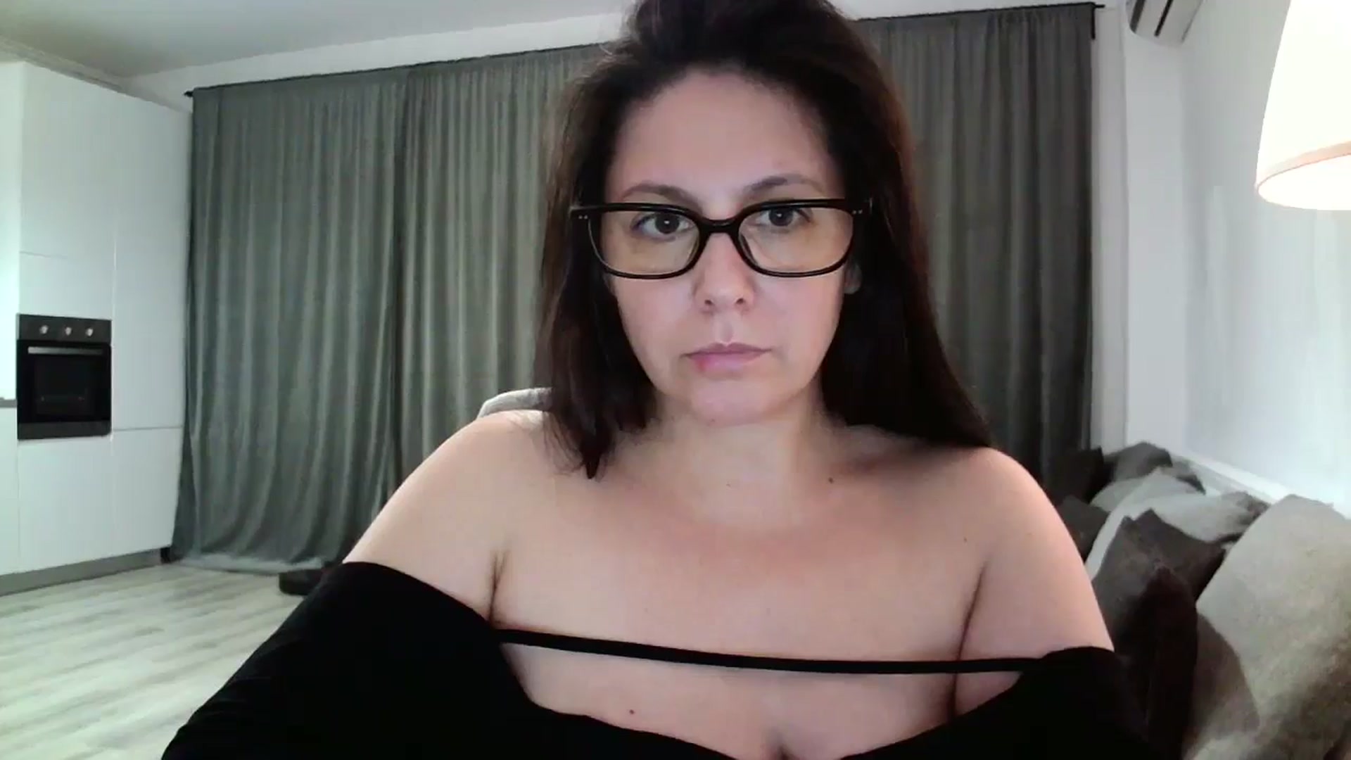 Gallery image thumbnail from SILKYWOMAN's myfreecams stream on, 10/20/2024, 18:07 image 8 of 20