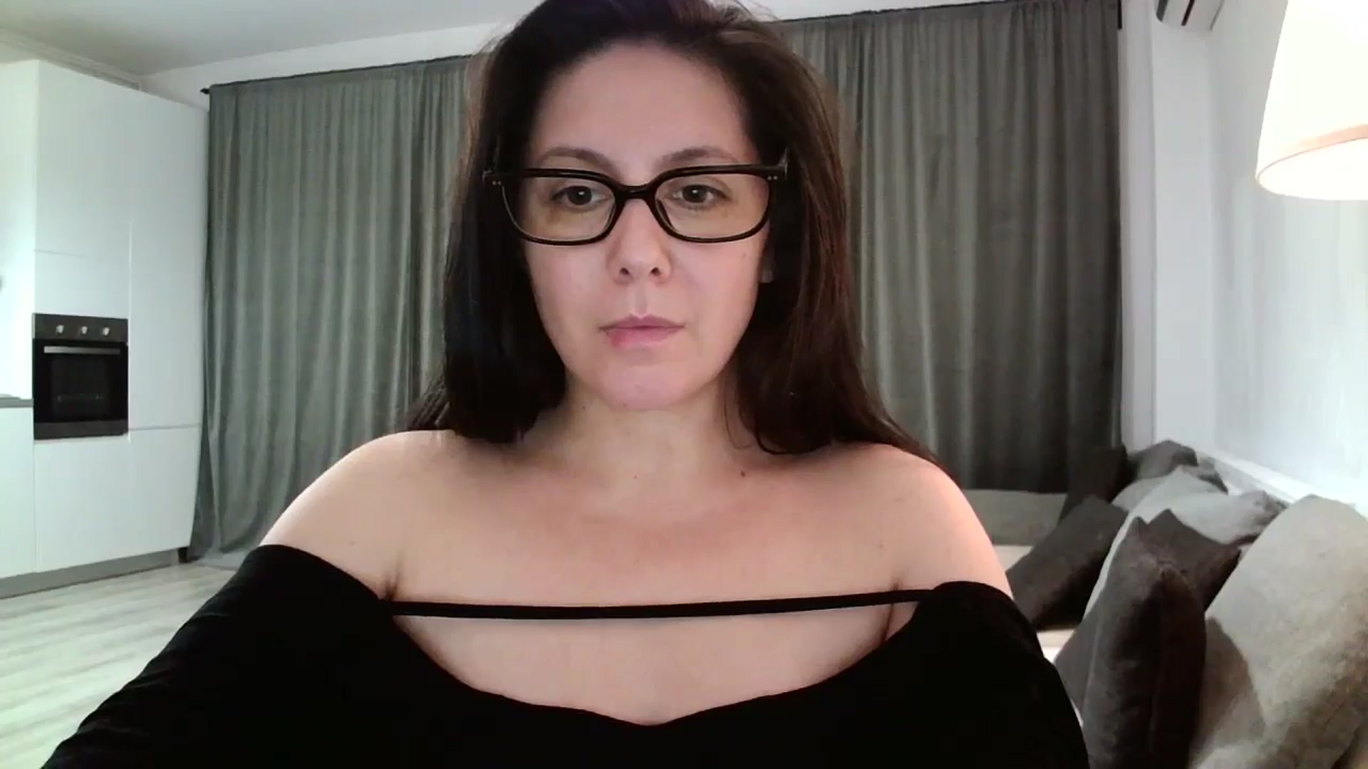 Gallery image thumbnail from SILKYWOMAN's myfreecams stream on, 10/20/2024, 18:07 image 16 of 20